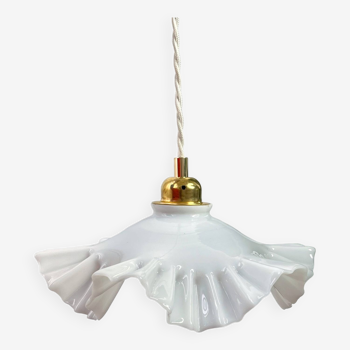 Suspension opaline vintage dentelle plissée blanche