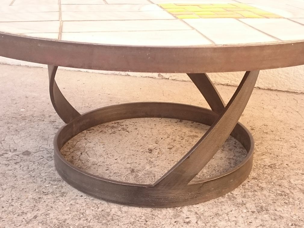 Round ceramic and steel coffee table