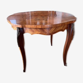 Pretty inlaid rosewood coffee table