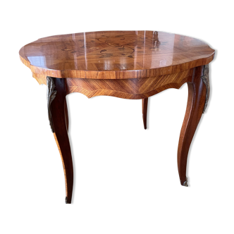 Pretty inlaid rosewood coffee table