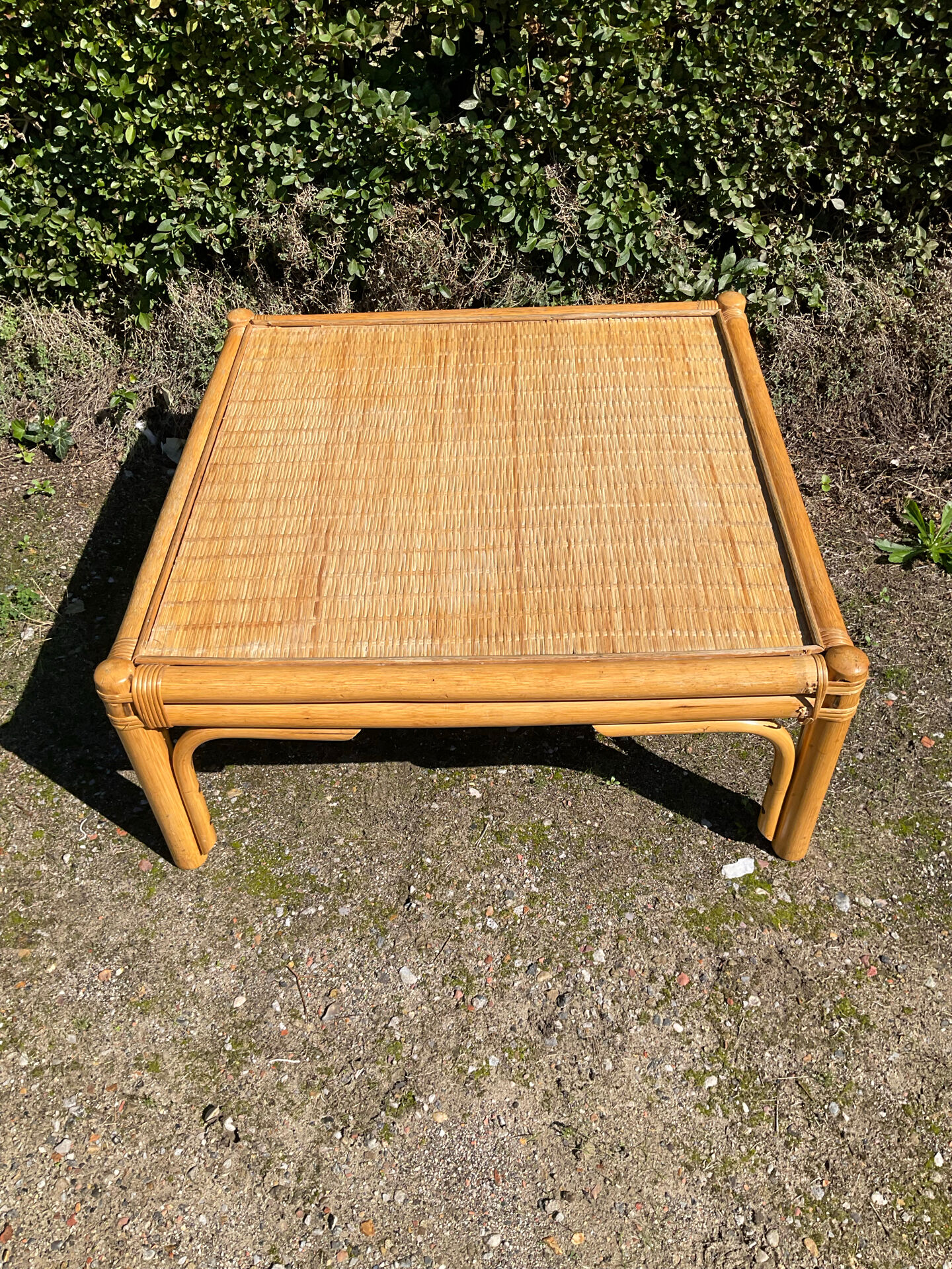 Table basse carrée en bois et rotin, années 70