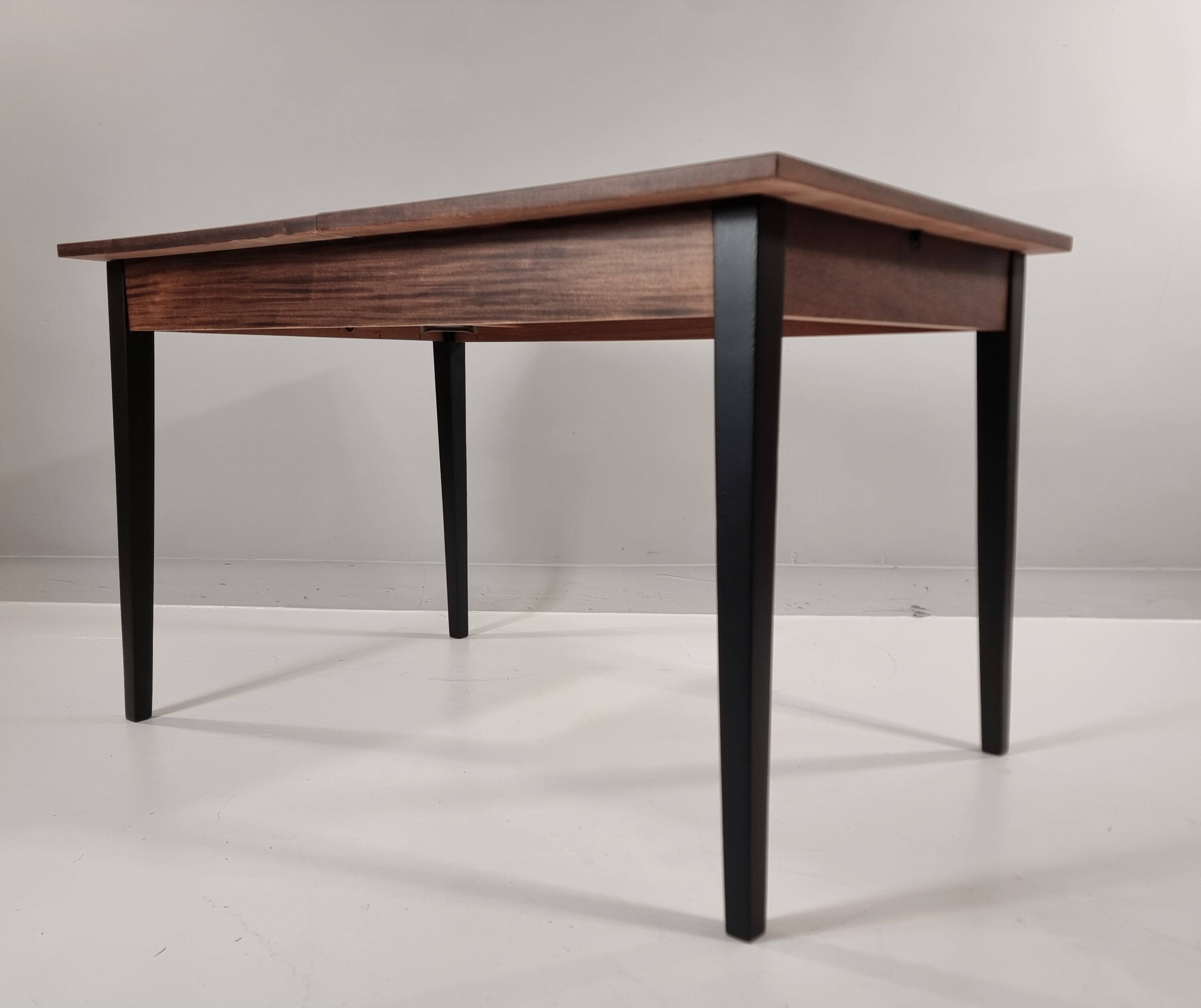 Table vintage en frêne, années 1960