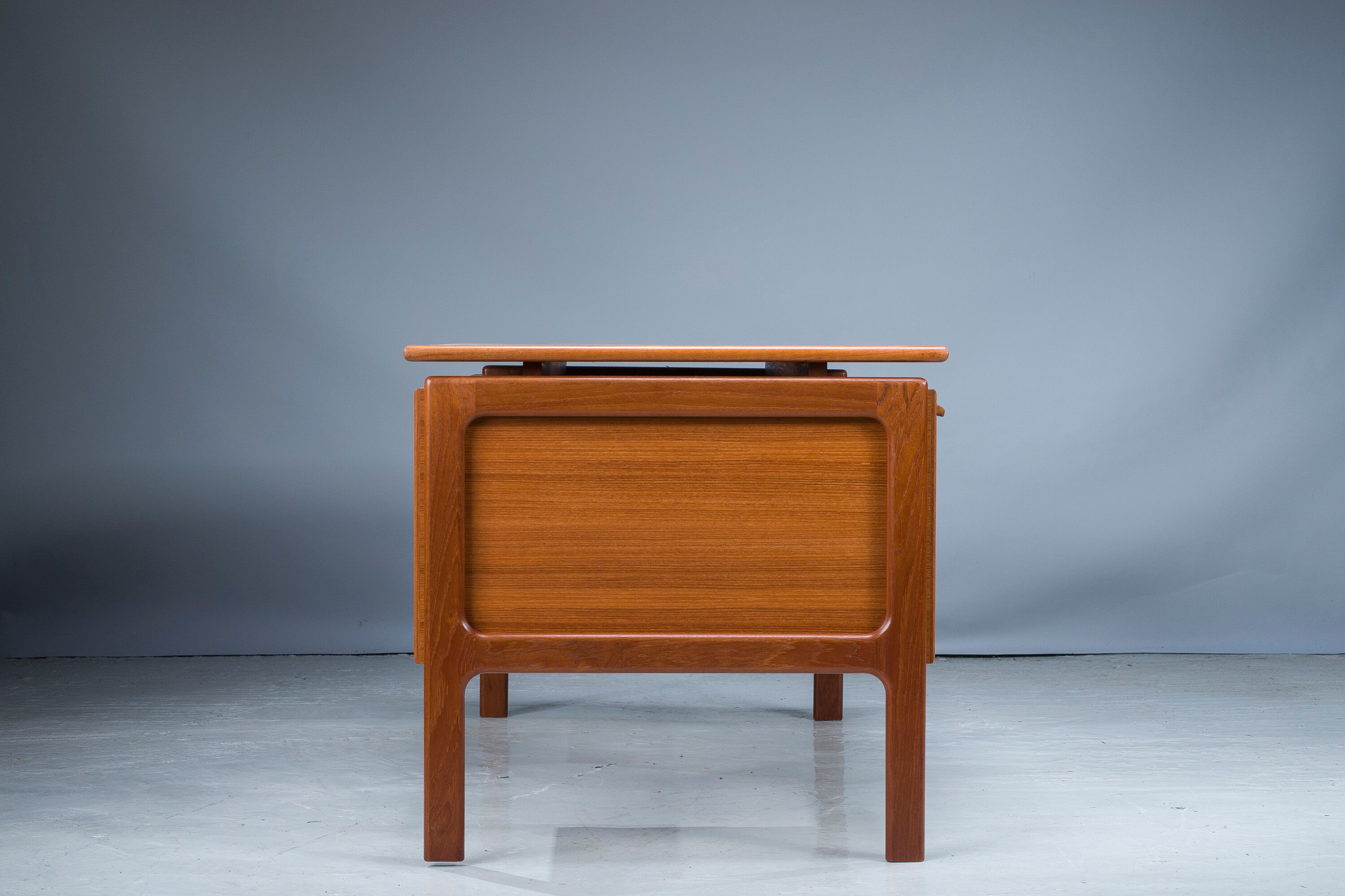 Mid-century teak freestanding desk from GV Møbler, 1960s