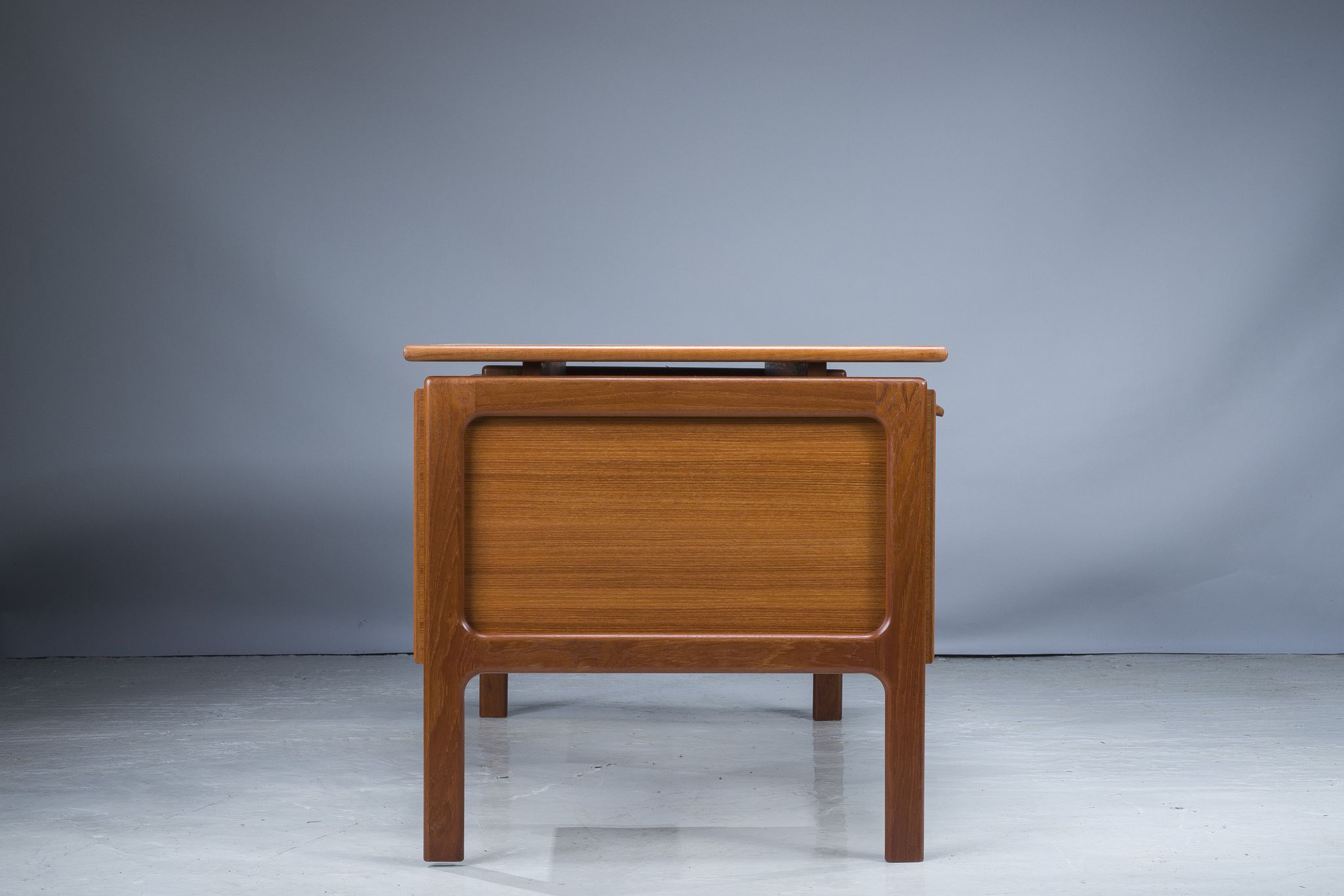 Mid-century teak freestanding desk from GV Møbler, 1960s
