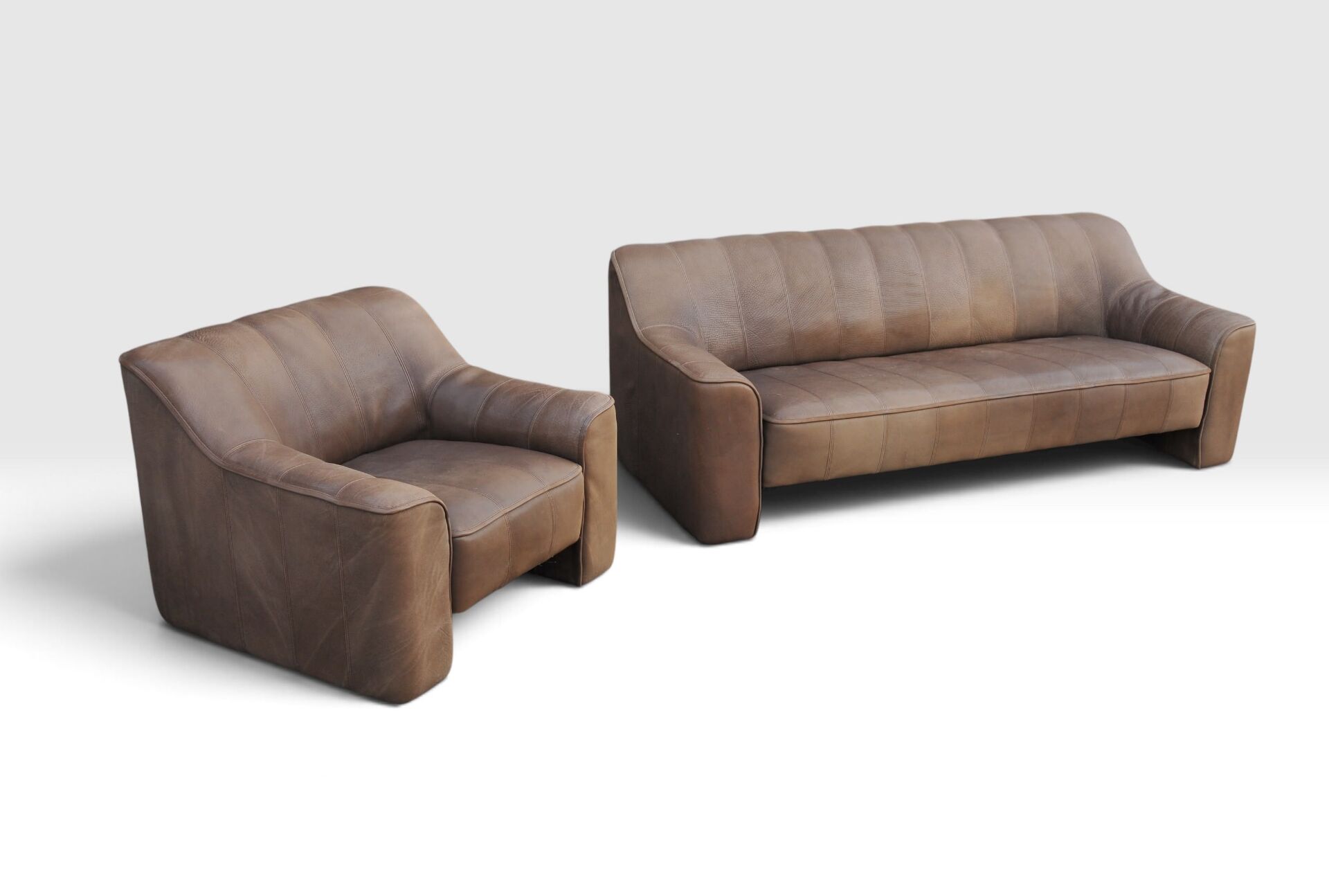 De Sede DS-44 Sofa & Armchair Set – Buffalo Leather – Switzerland, circa 1970