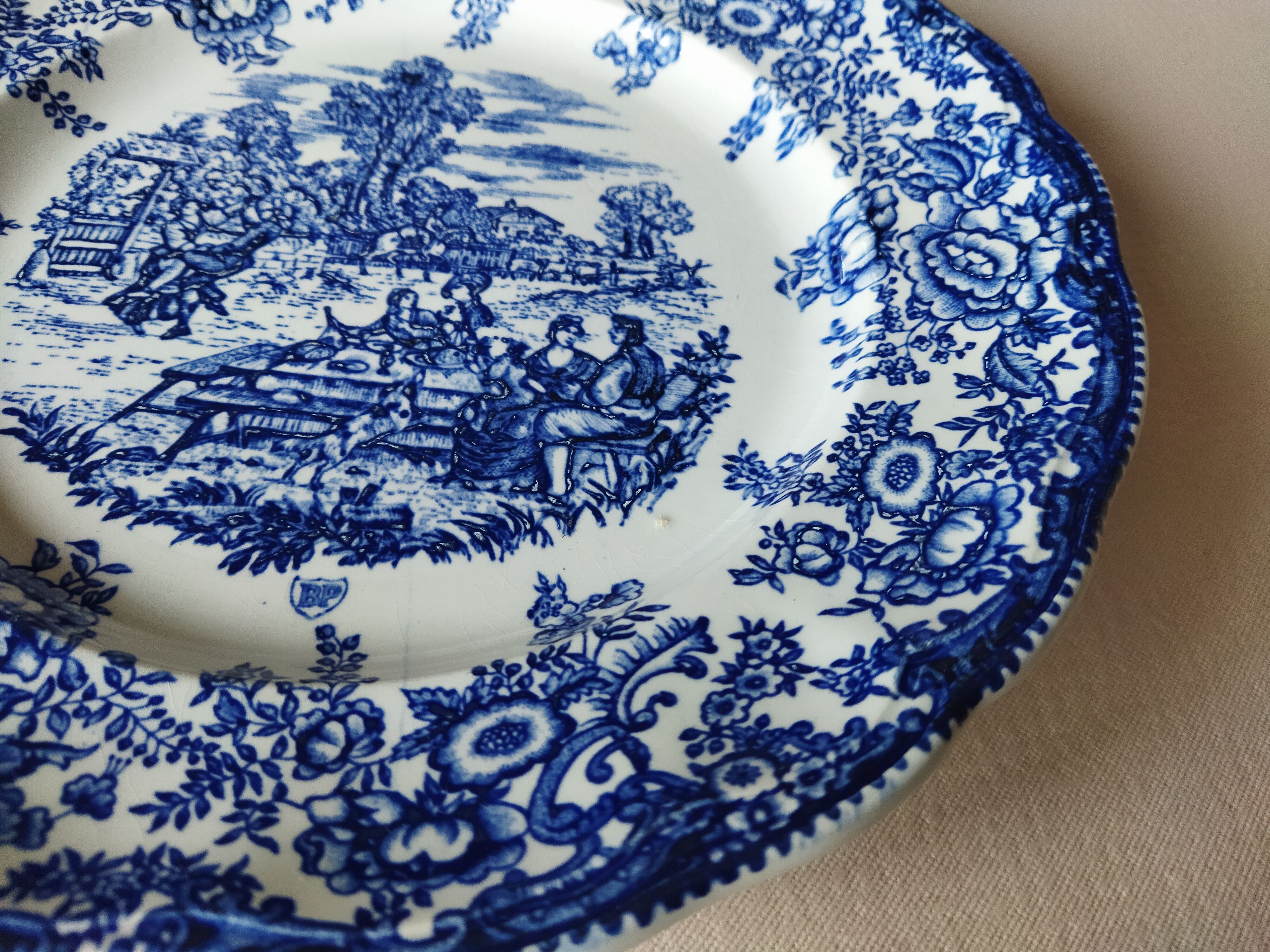 4 blue & white English style dinner plates