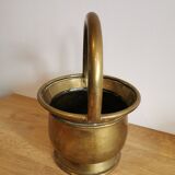 Pot en laiton avec anse