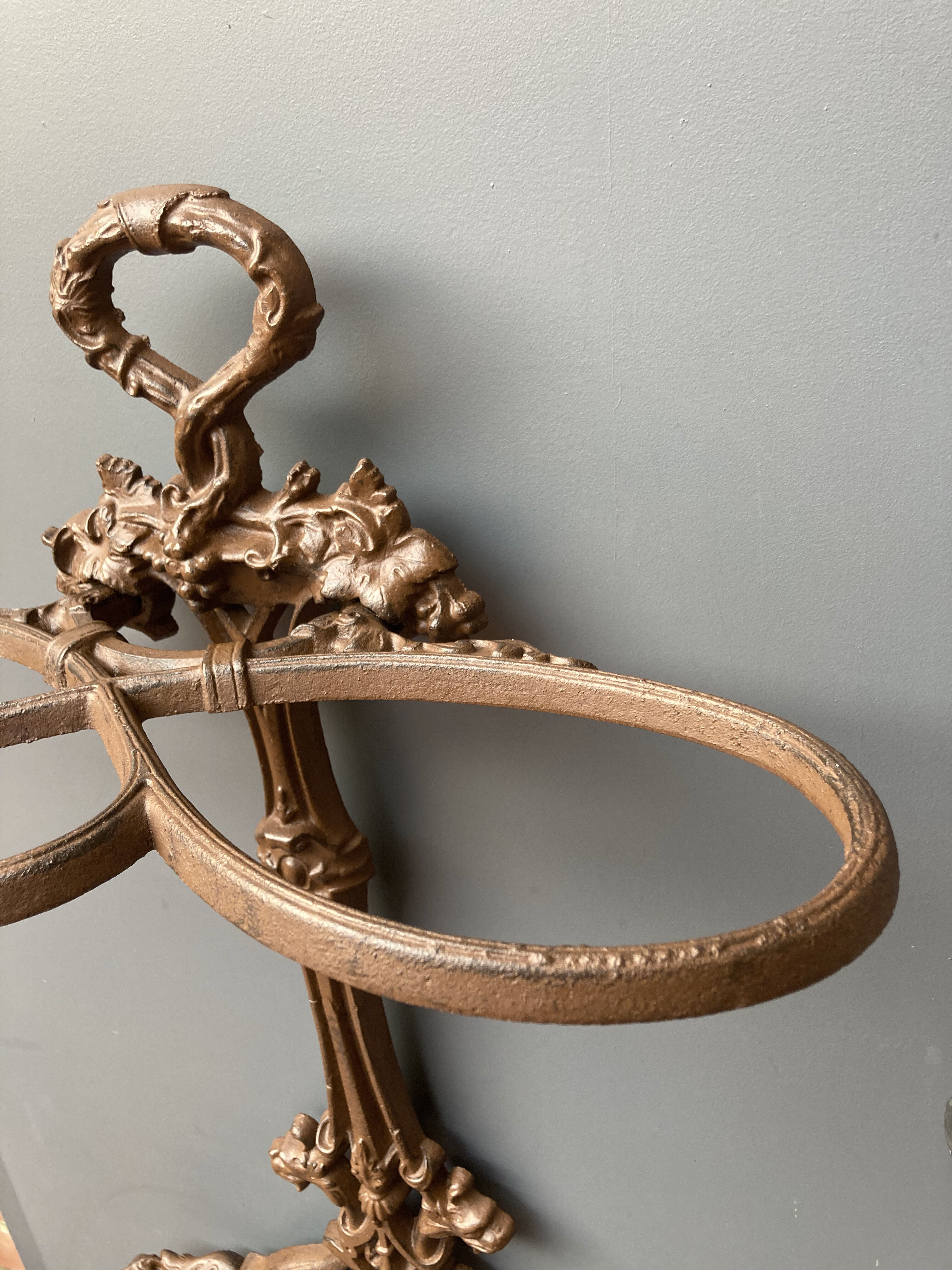 Art Nouvelles cast iron umbrella holder