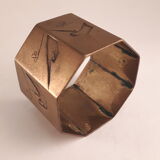 Round old brass brass brass art deco towel