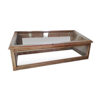 Shop window to install