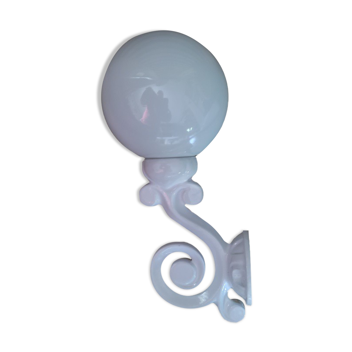 Enamelled metal wall lamp white opal globe