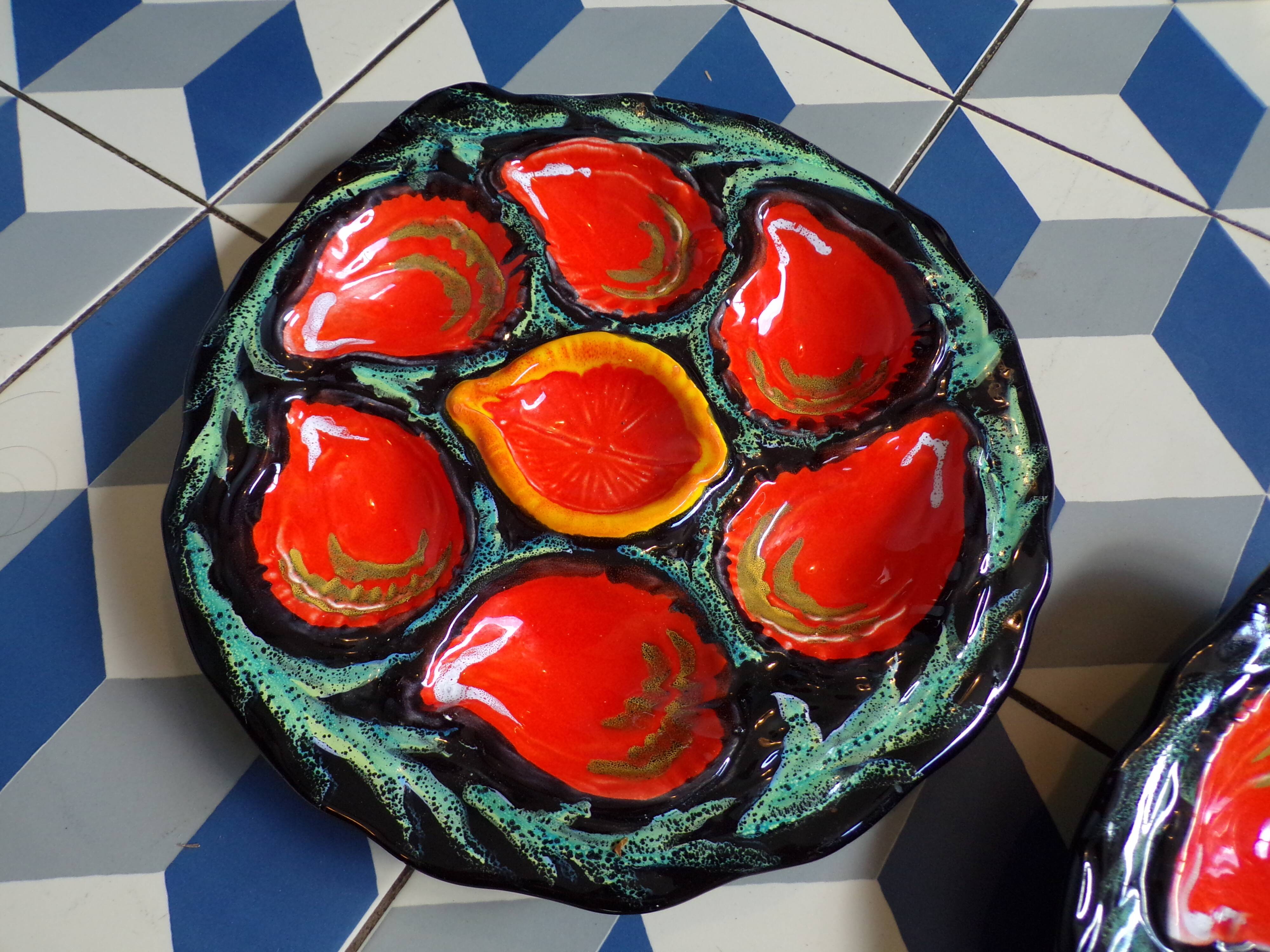 Duo of oyster plates by Gabriel Fourmaintraux