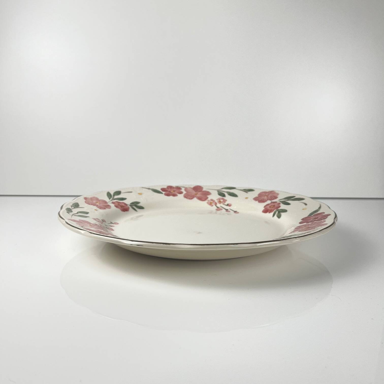 Large porcelain dish Cameo Florals Malaysia 1970–90