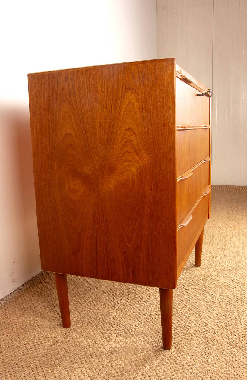 Commode Danoise 4 tiroirs en teck par Henning Jørgensen pour Fredericia.