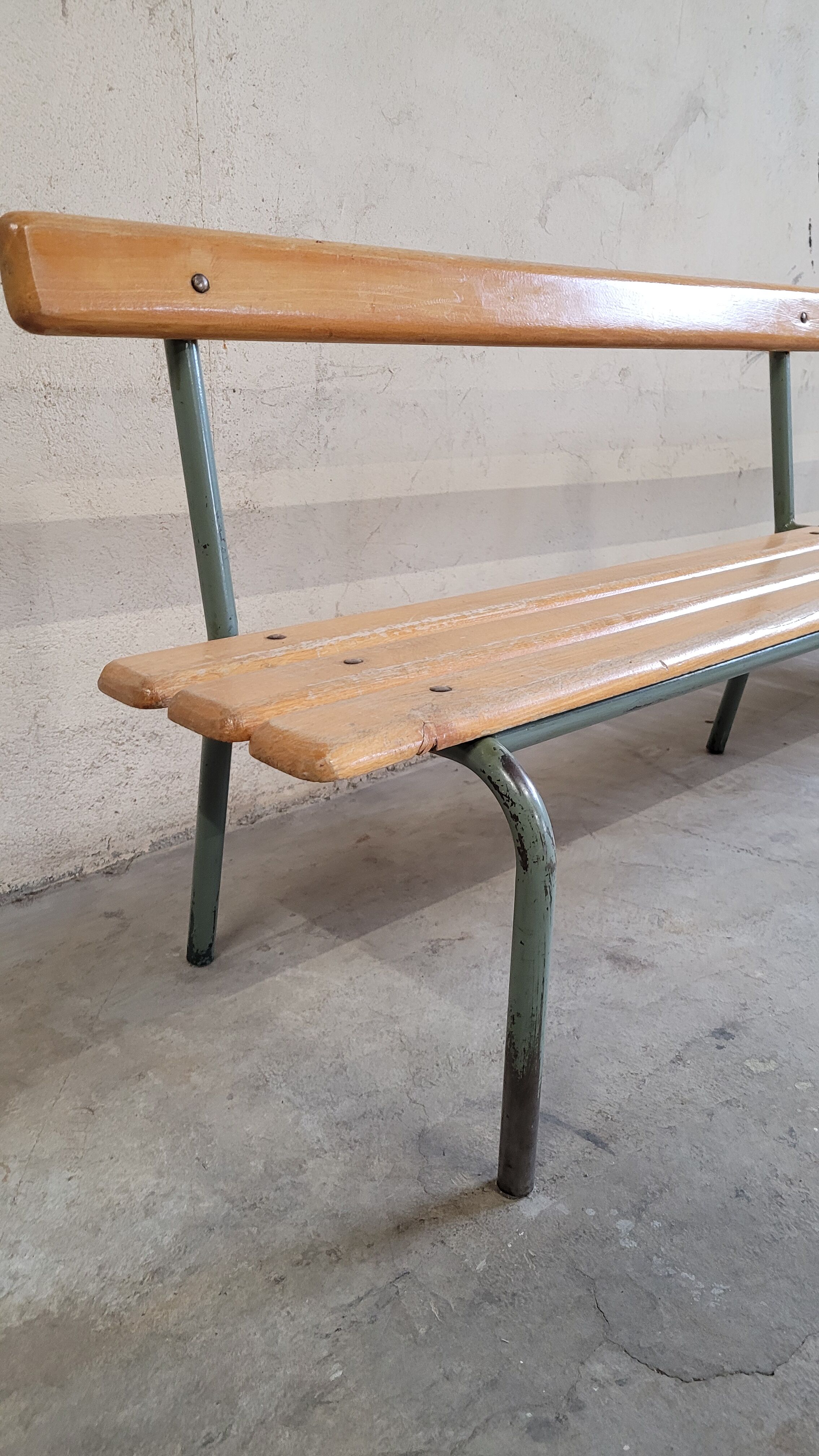 Banc d'école maternelle enfant fabrication 1950