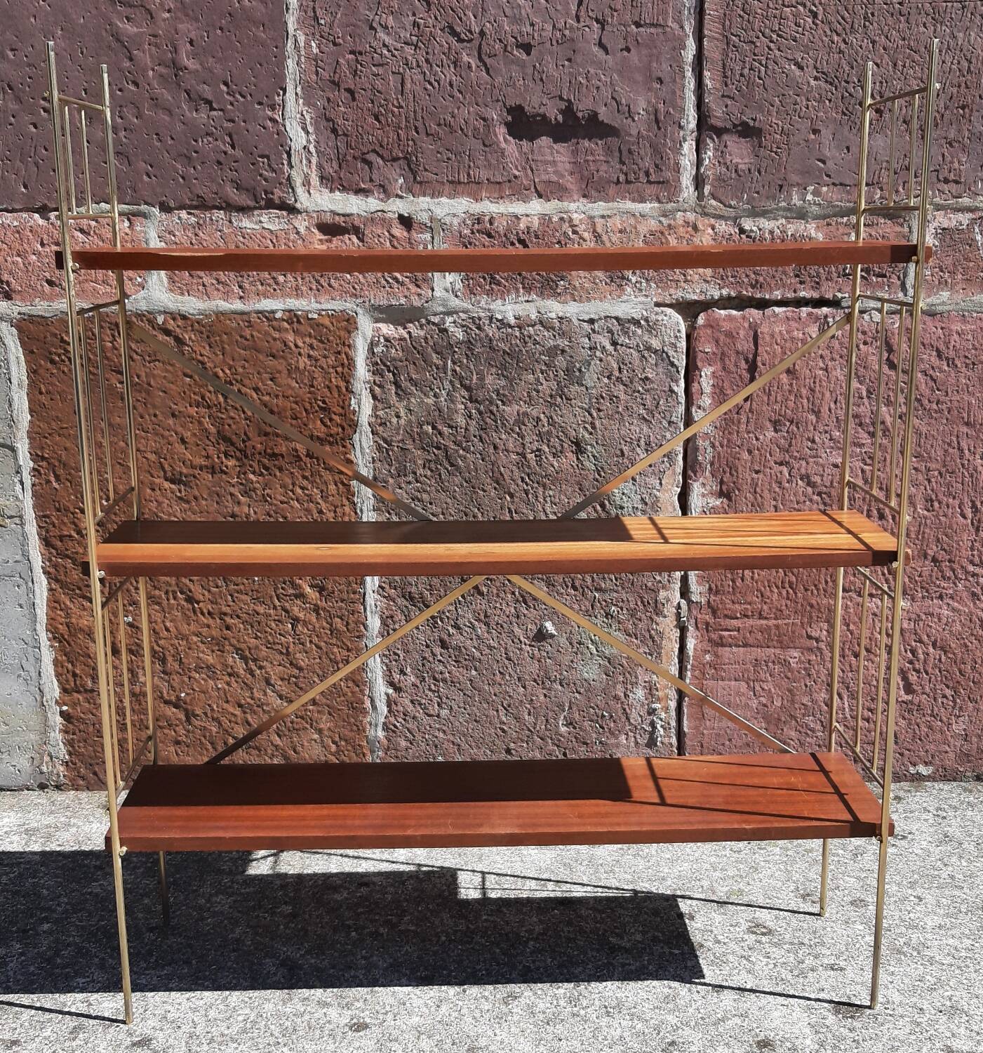 Etagère scandinave string, sur pied (ou mural) bois/ métal doré