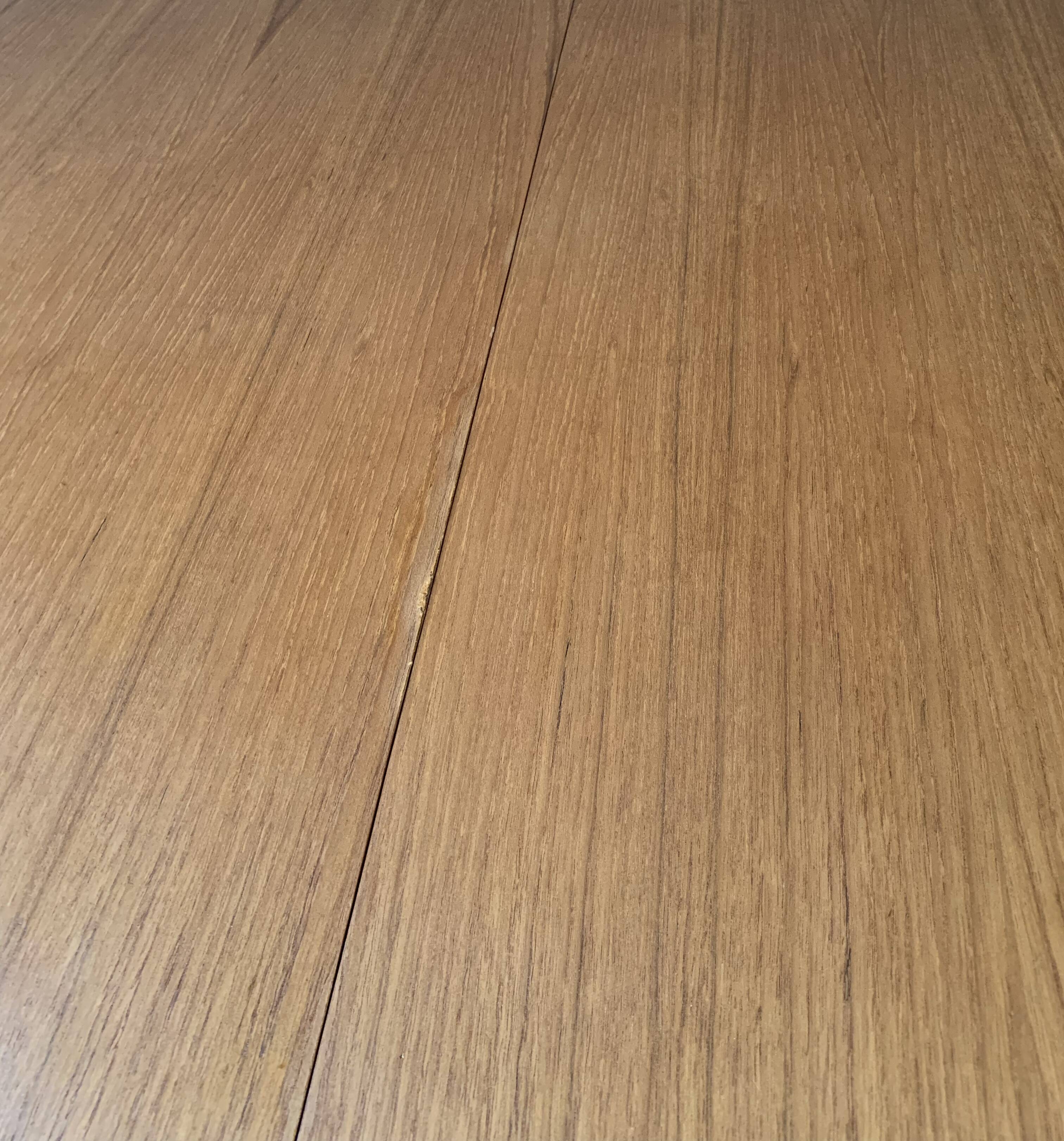 Vintage scandinavian table from the 60s extendable with butterfly extension