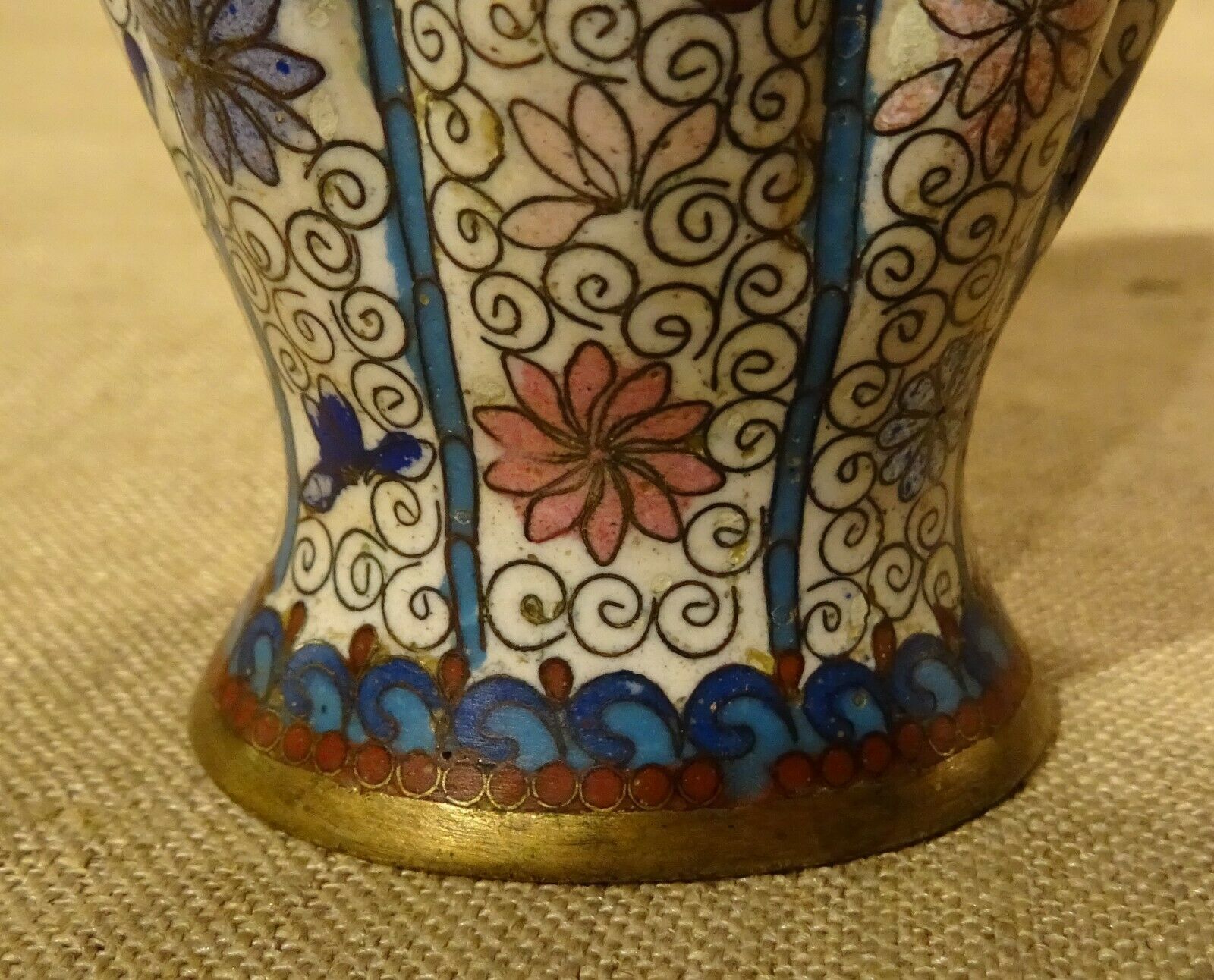 Asian vase in walled brass