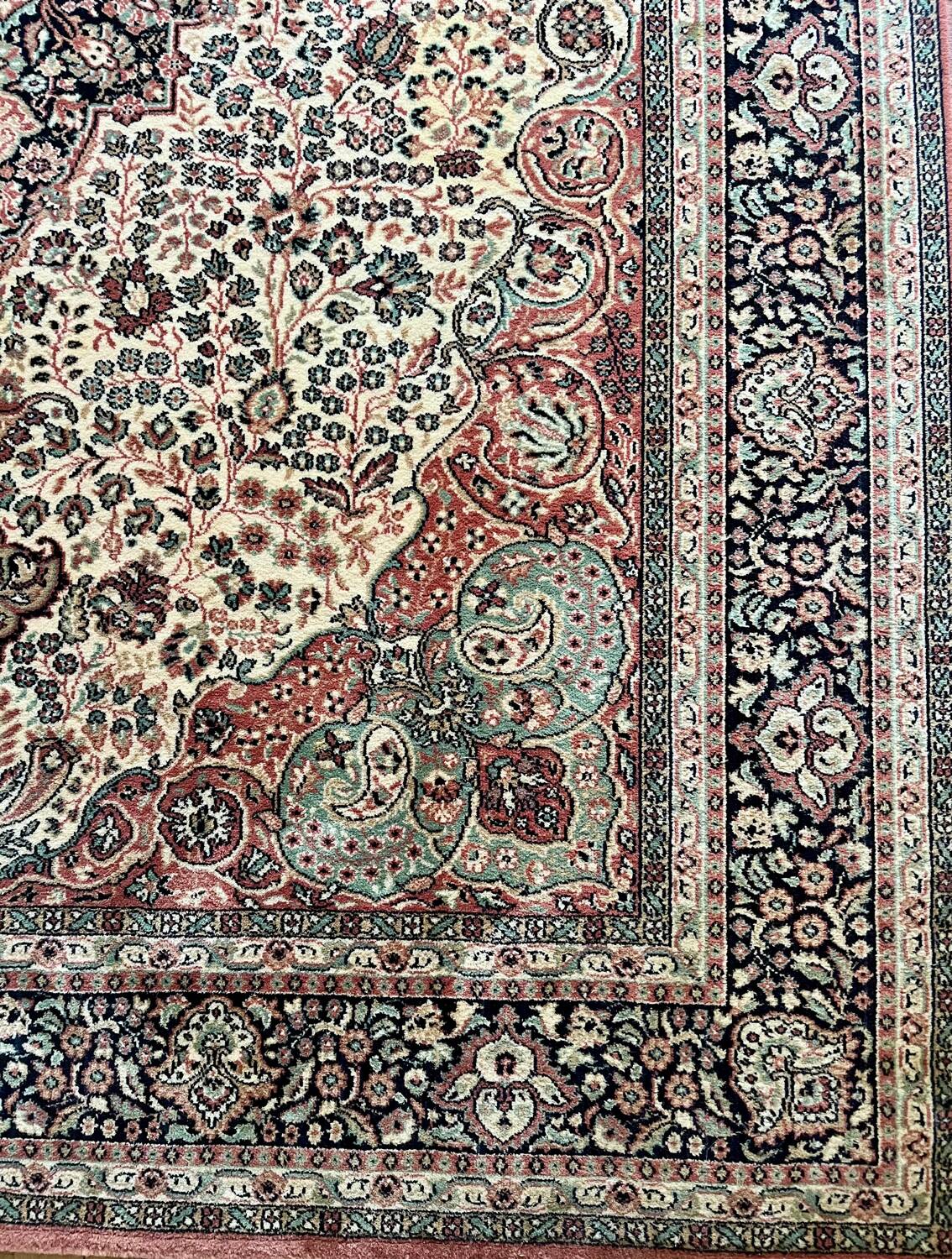 Turkish Uschak carpet in wool
