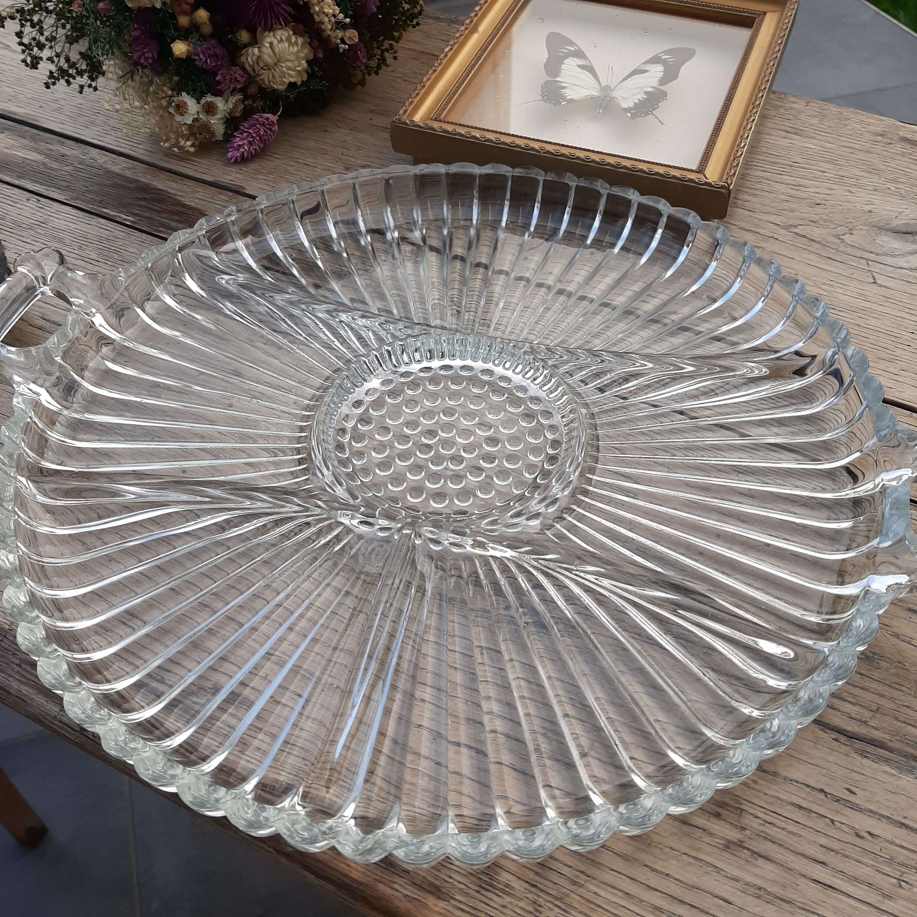 Round glass dish