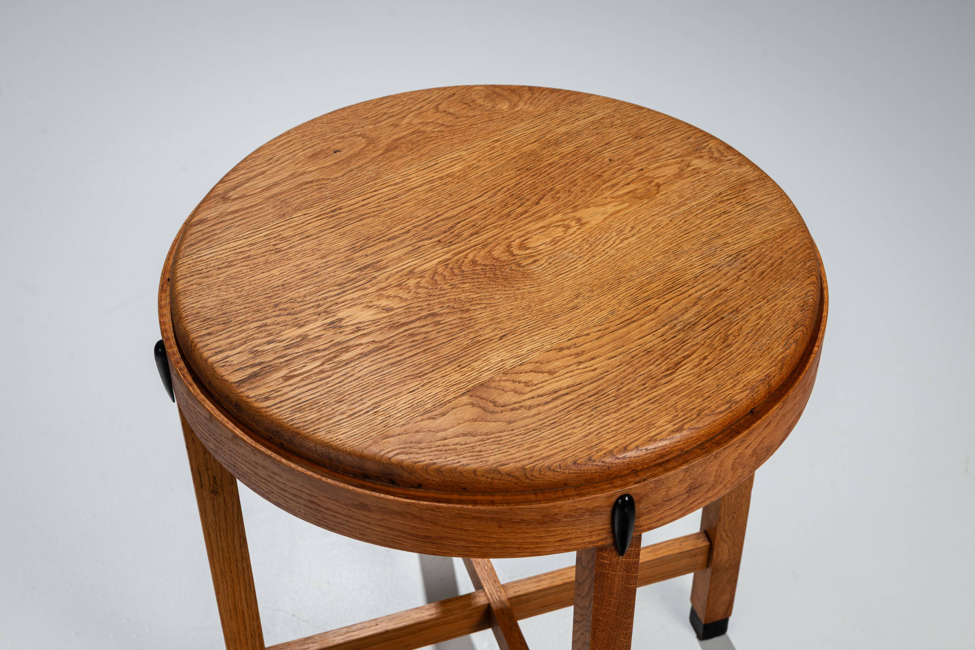 Art Deco Amsterdamse School round sidetable