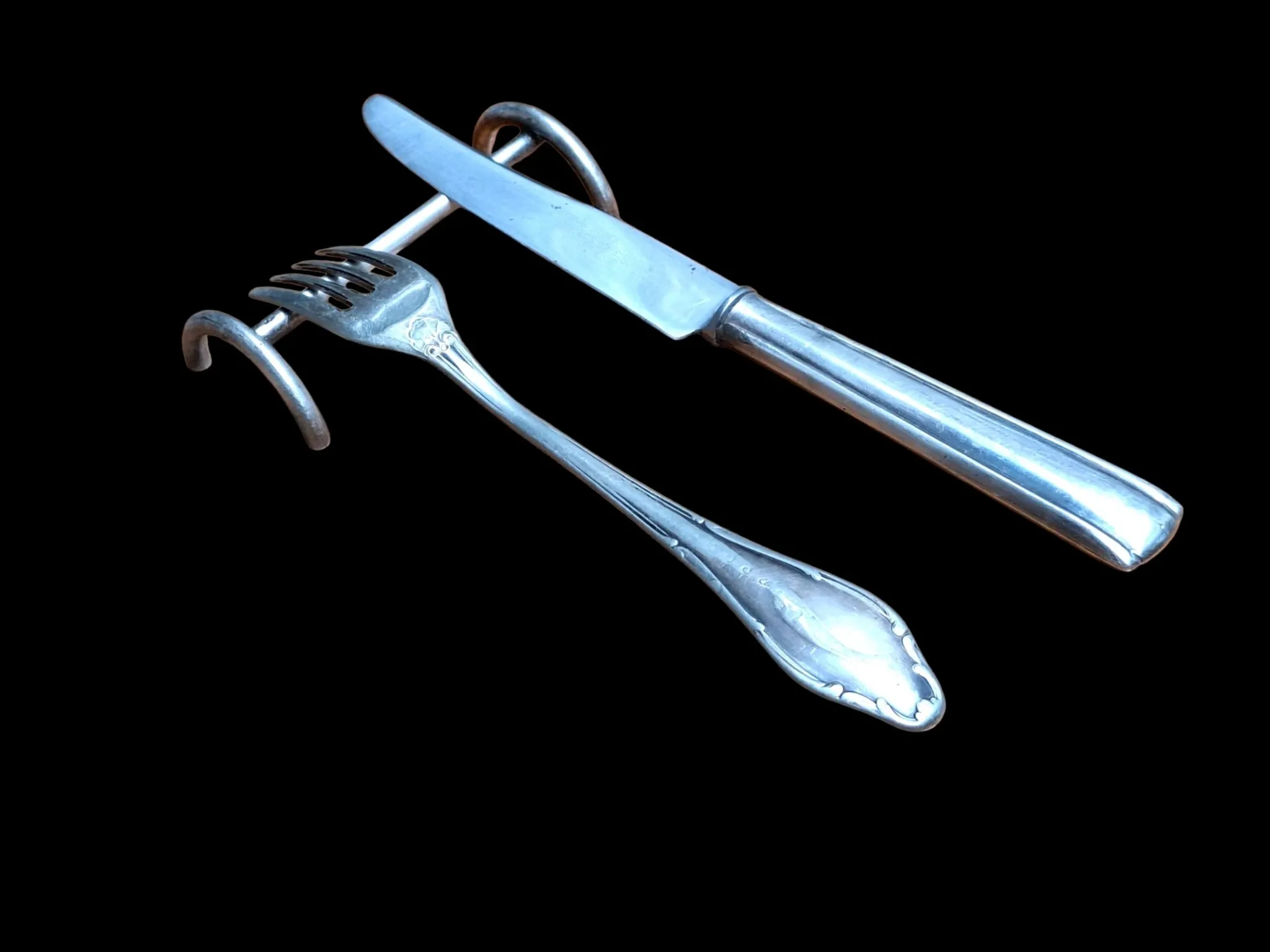 Set of silver-plated elephant knife rests