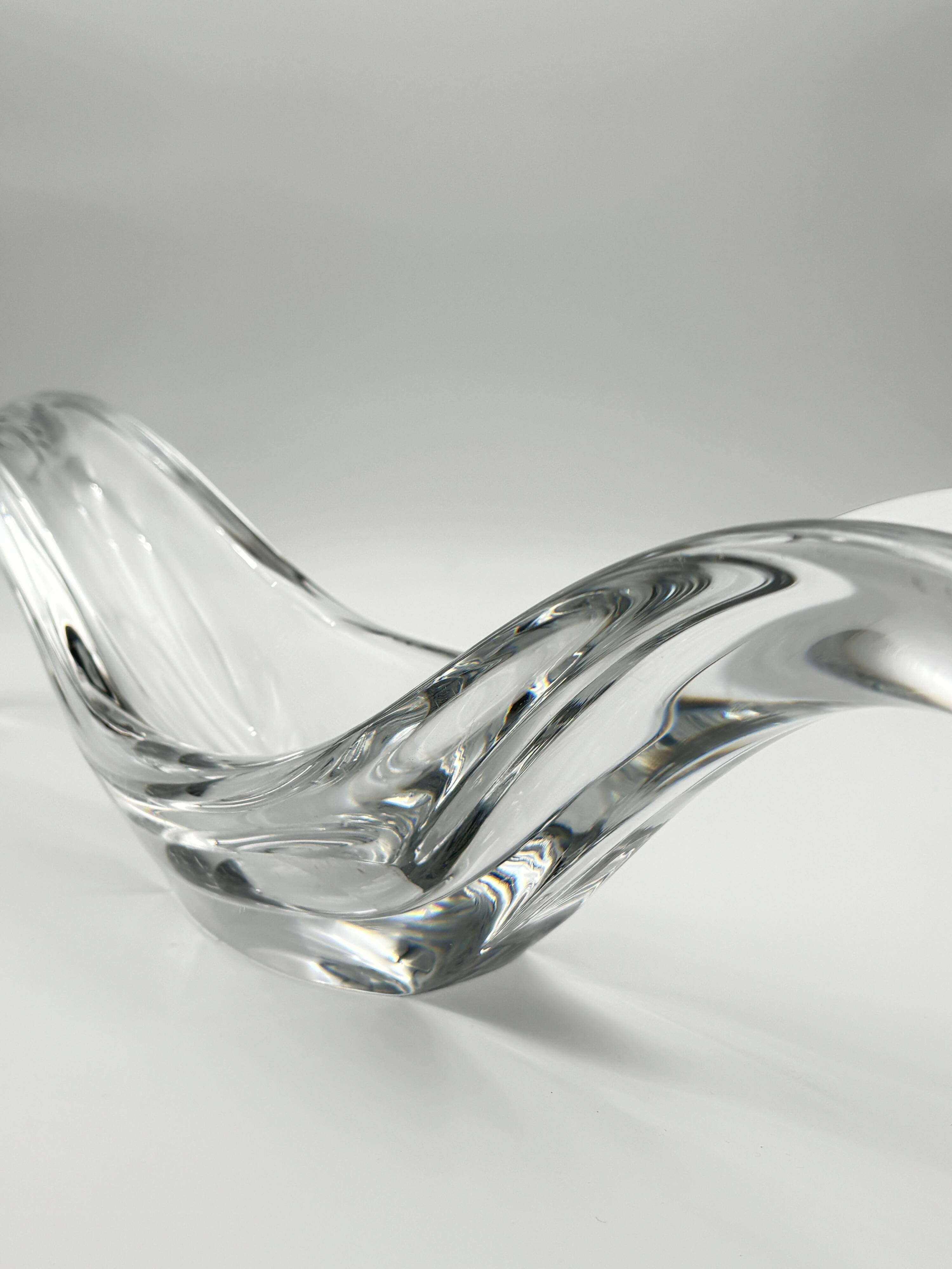 Monumental "Wave" coupe by Baccarat in solid crystal - 64 cm