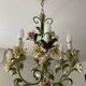 Vintage Italian chandelier in porcelain and tin from the 1950s.