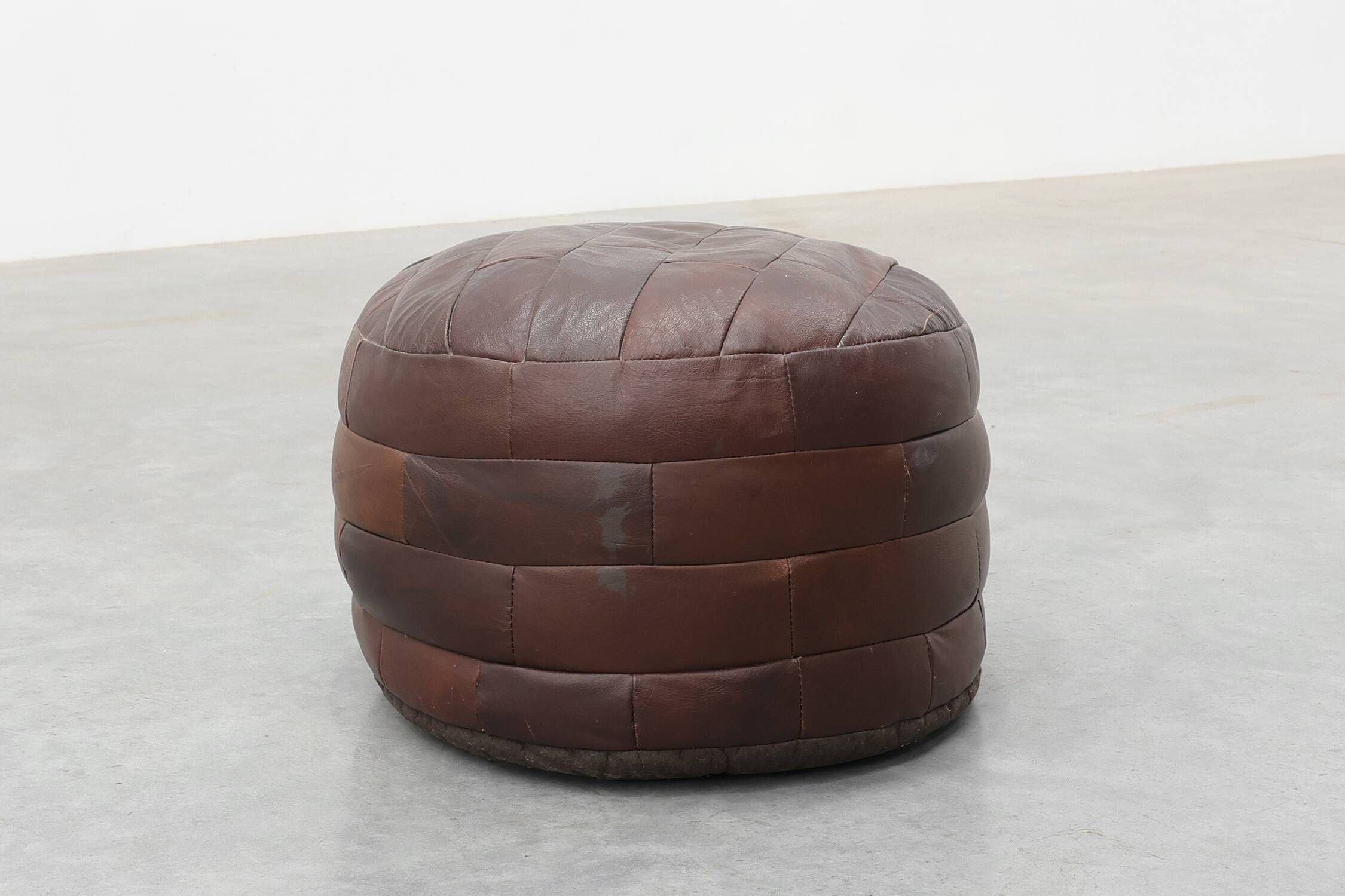 Pouf en cuir patchwork rond, Suisse, années 1970