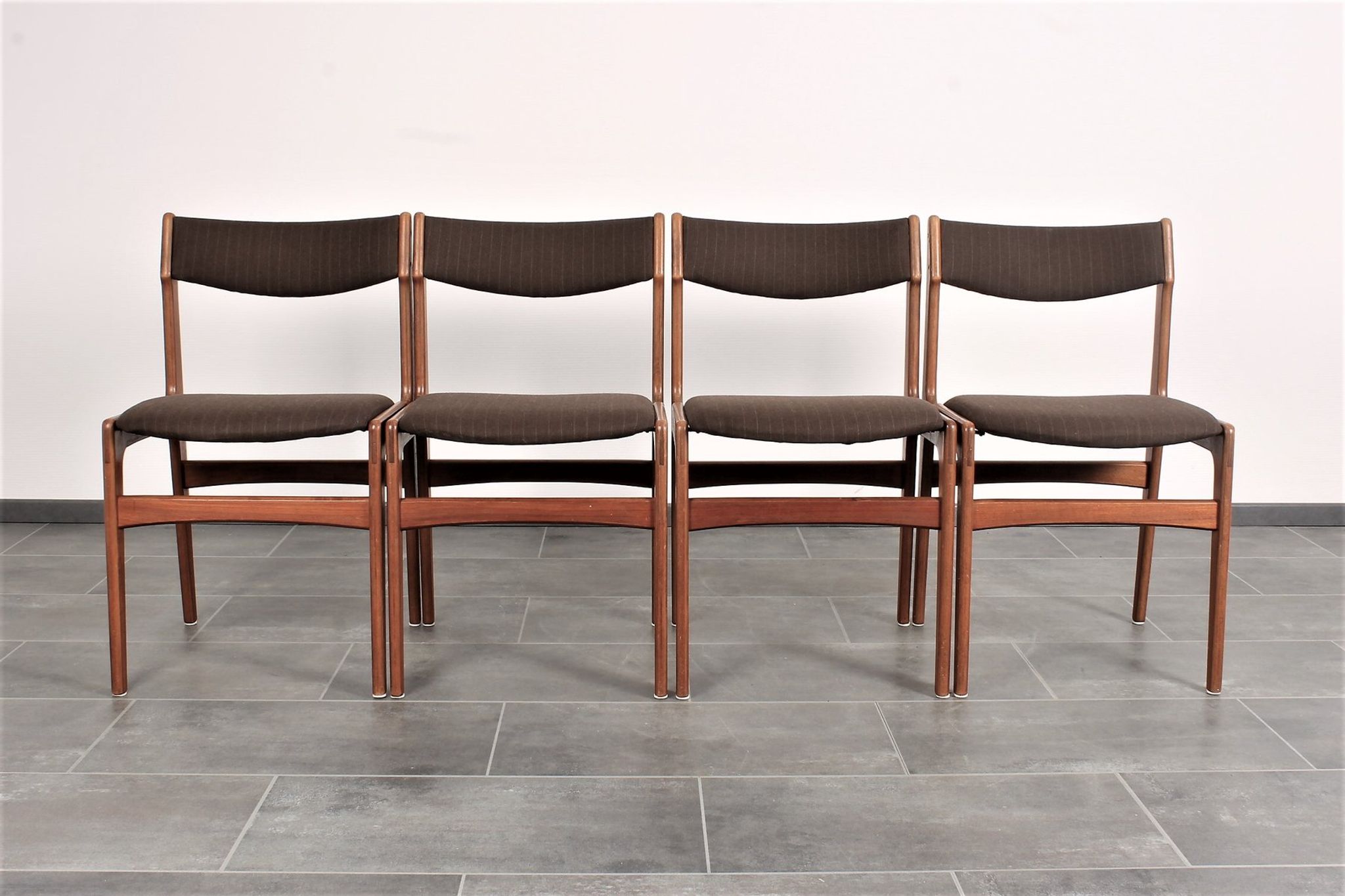 Set de 4 chaises de salle à manger en teck par Erik Buch pour Anderstrup 1950s