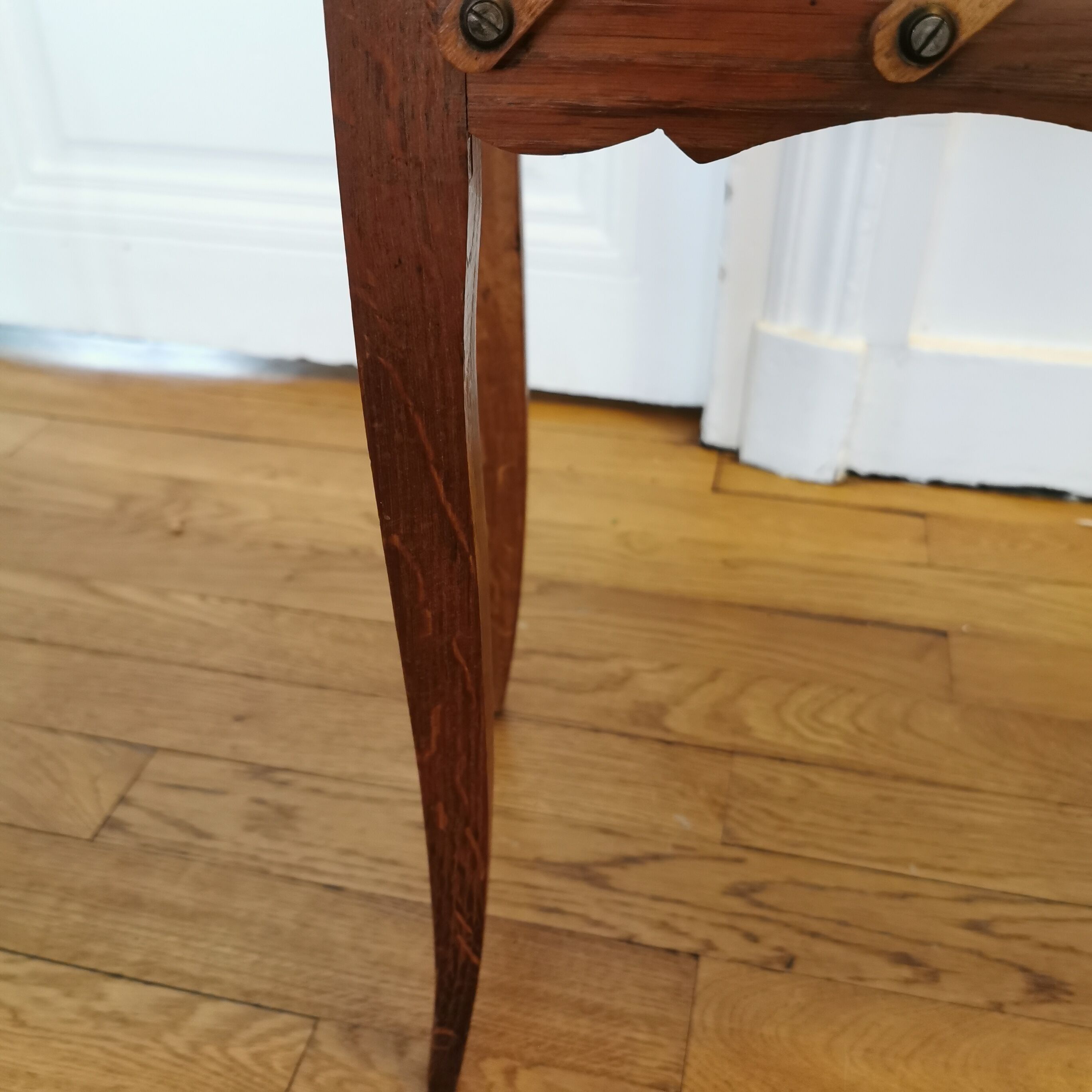 7 compartment sewing worker