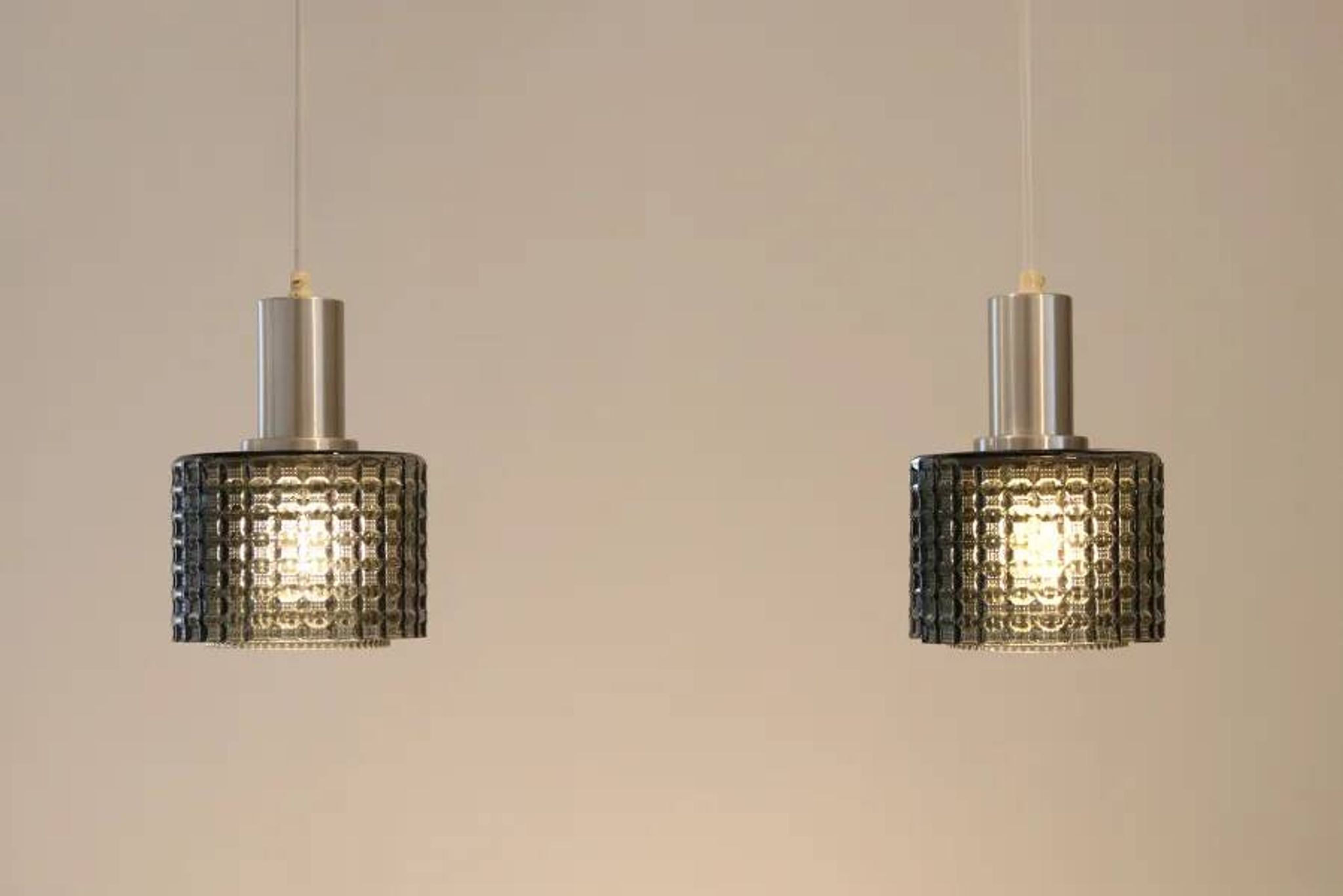 Ensemble de deux lampes suspendues Carl Fagerlund pour Orrefors.