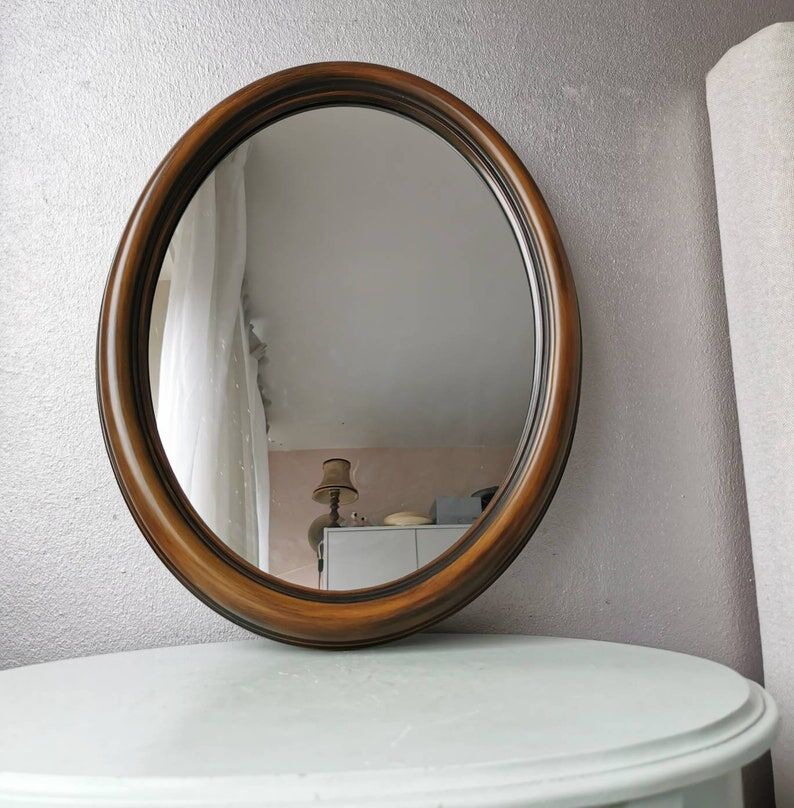 Vintage oval mirror from the 70s 47x37cm