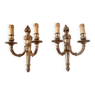 Paire d'appliques à deux bras de style Louis XV rocaille en bronze doré