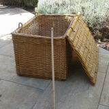 Pretty Wicker Malle. Vintage.