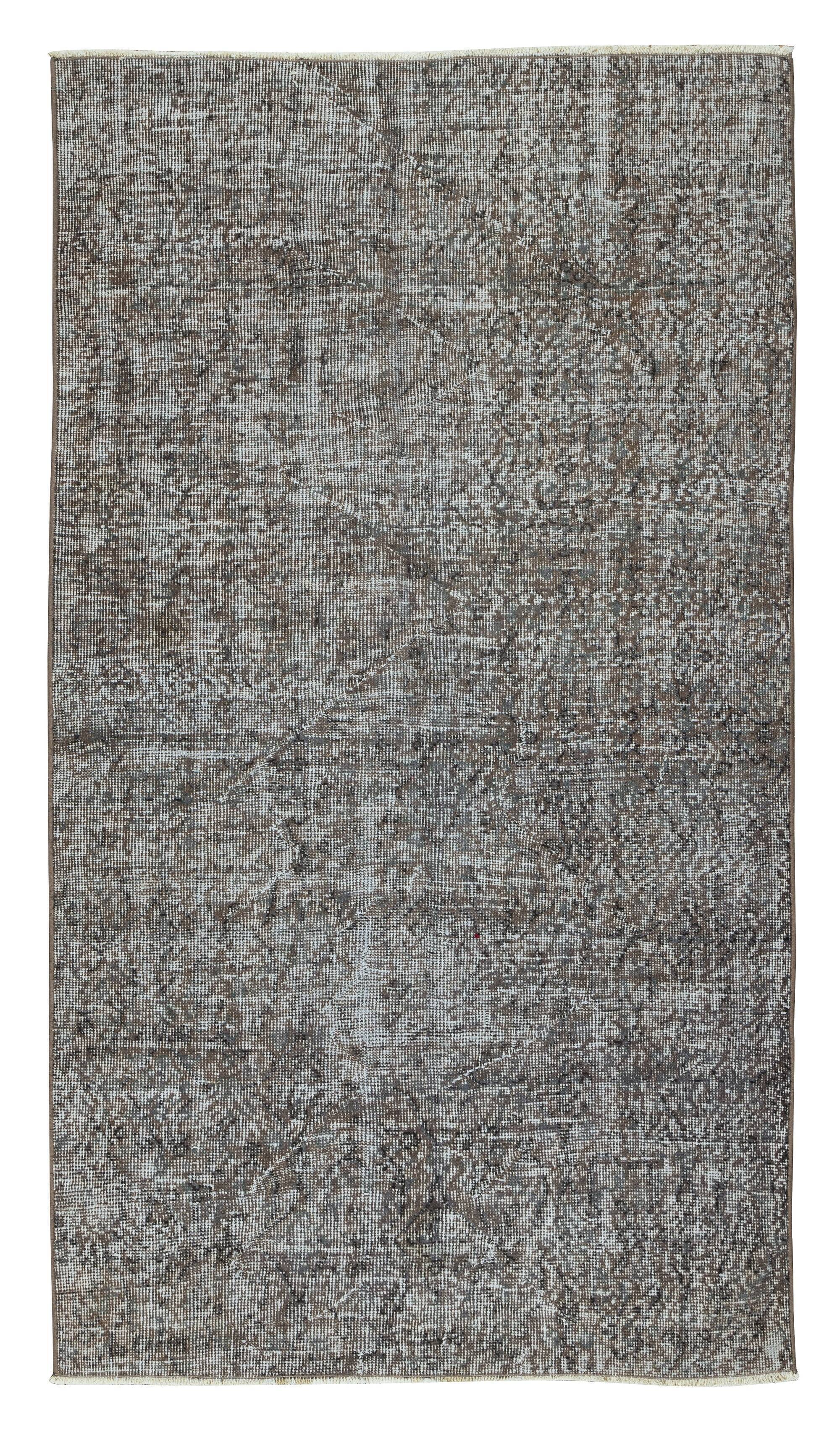 Tapis surteint gris en laine anatolienne vintage fait à la main