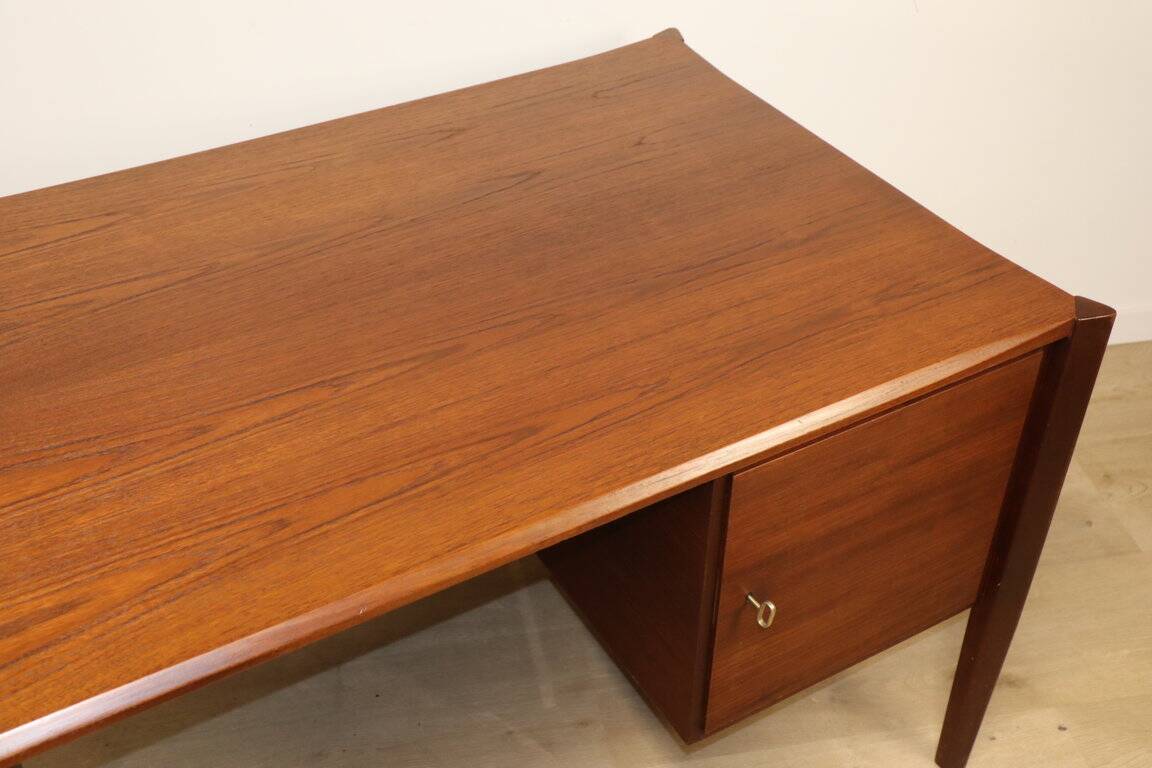 Vintage desk by Wilhelm Renz in double-sided teak, 1960s