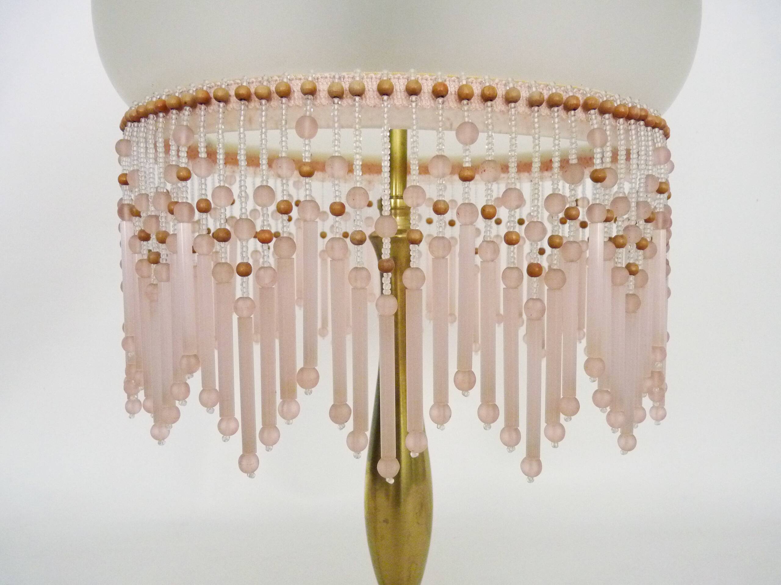 Lampe de table, lampe de chevet 2 feux, pied laiton, globe et perles rose