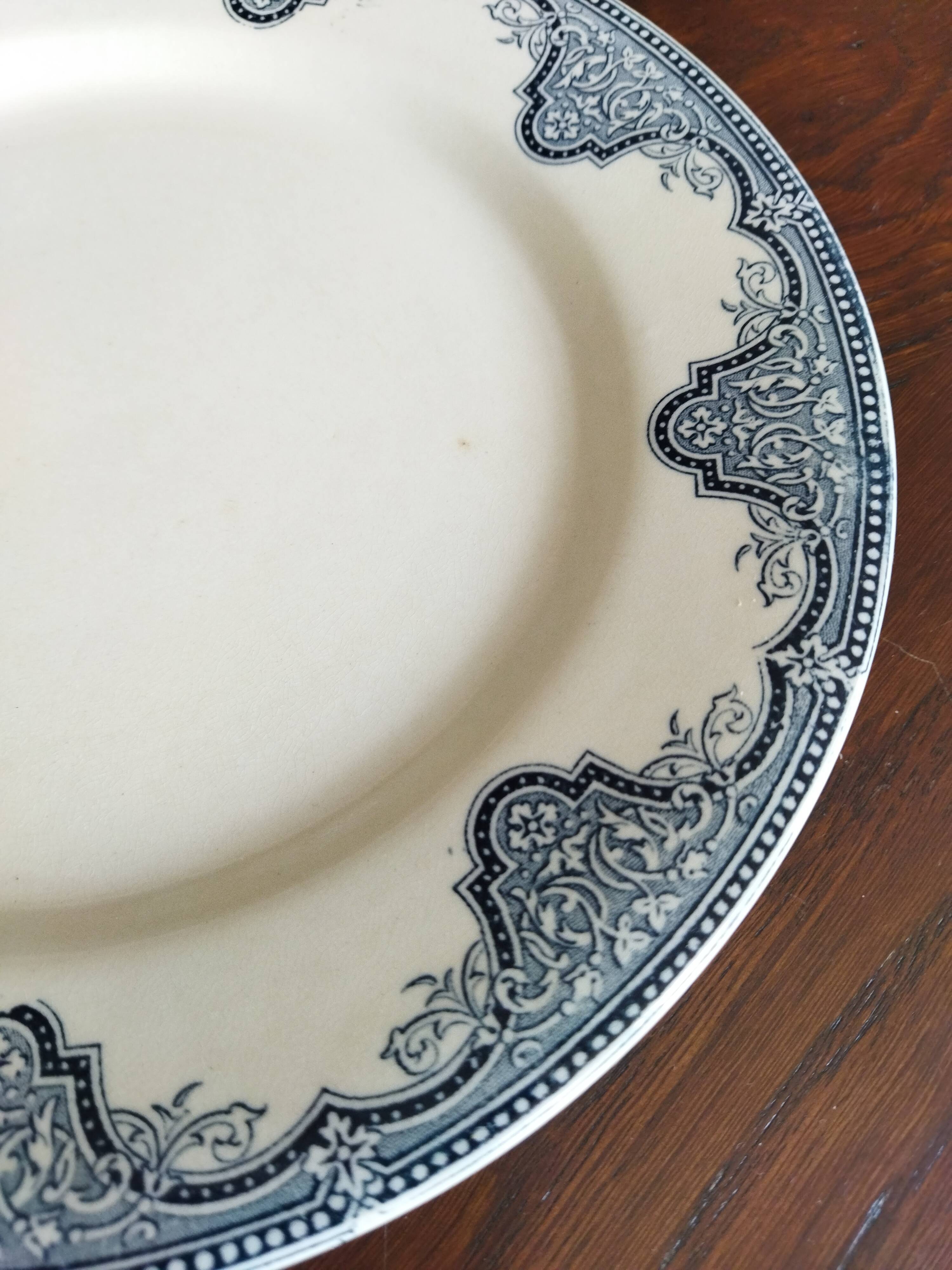 12 flat plates iron earth Salins, model Céline