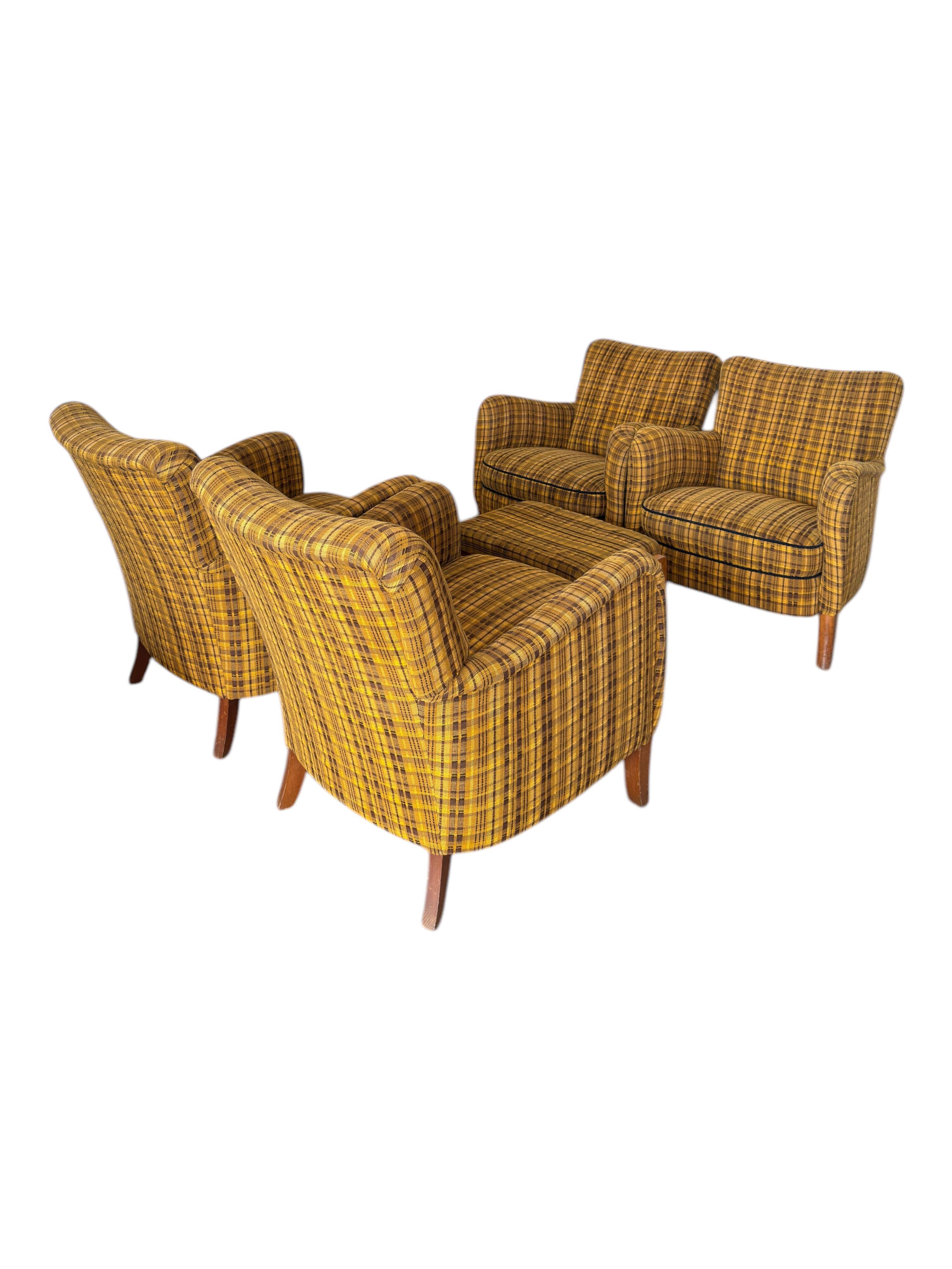 Set of 4 Armchairs with Ottoman by Möbelindustries Oelsa – Rabeneau PS 28,
