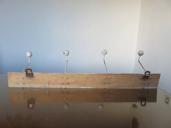 Coat 4 door hooks 30-40 years