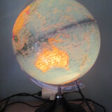 Illuminating globe