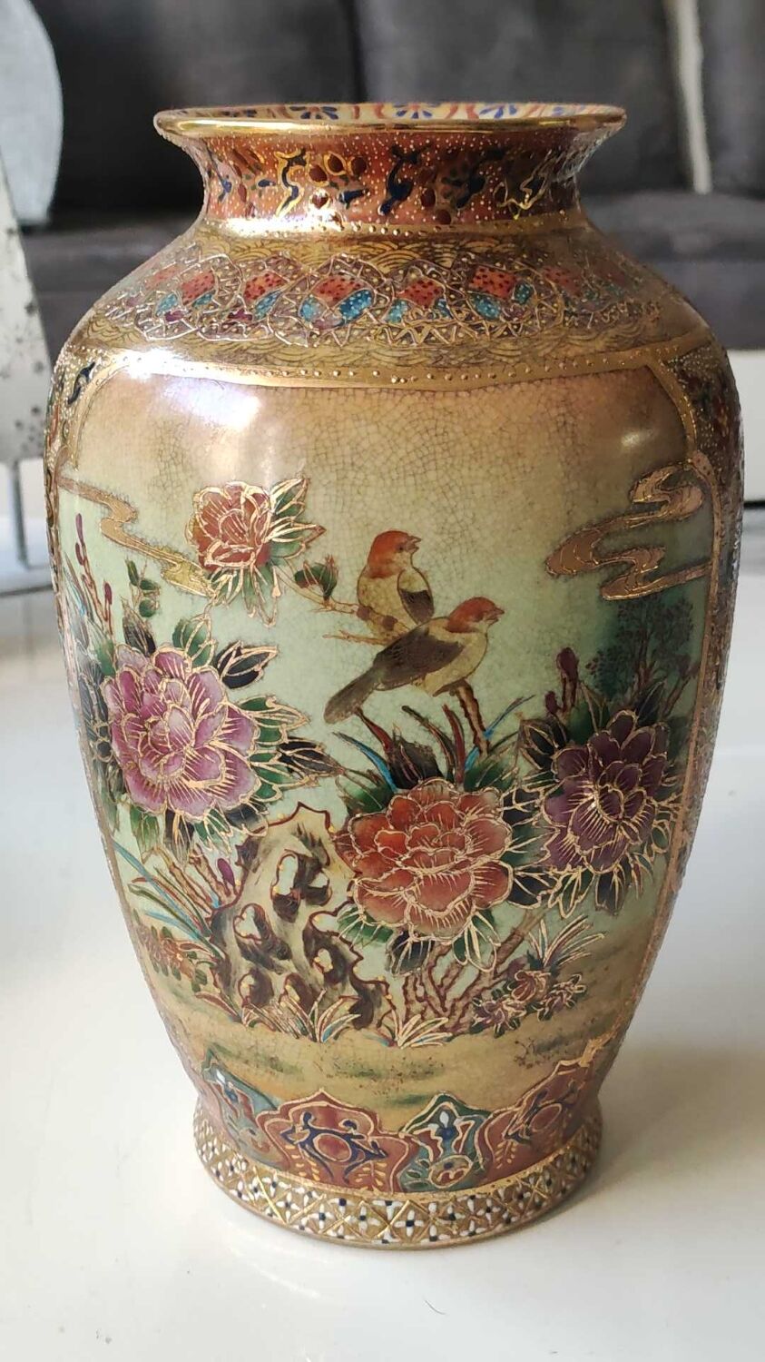 Vase signed Satsuma. Birds/Butterflies/floral patterns on a wild nature background. Gold highlights