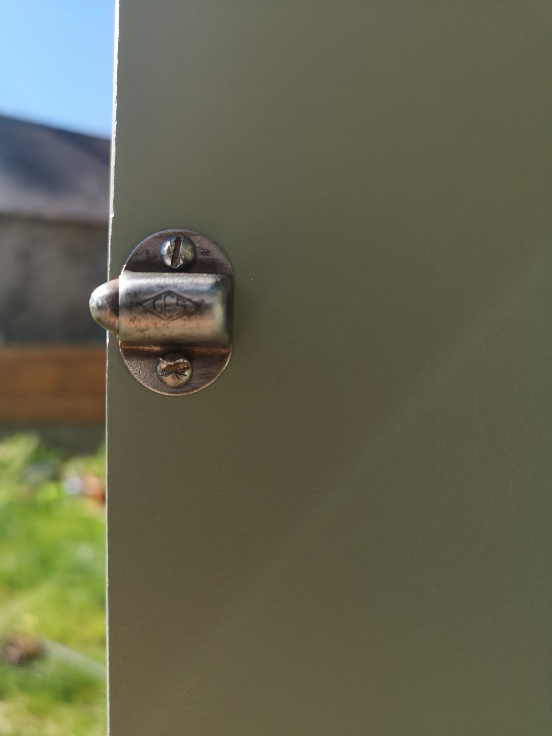 Renovated compact Mado buffet