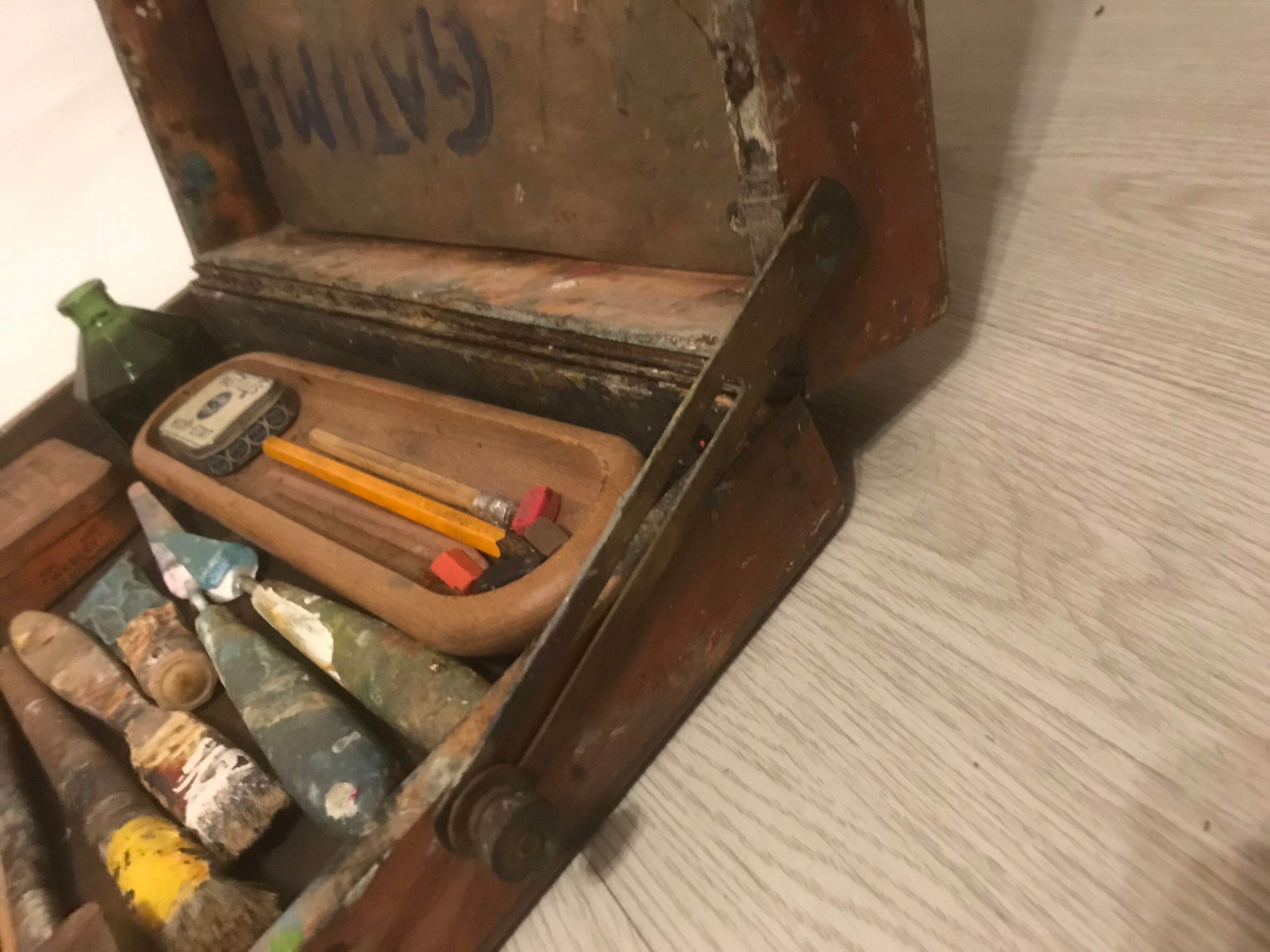 Painter's briefcase