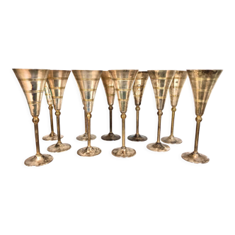 Champagne glasses in silver metal