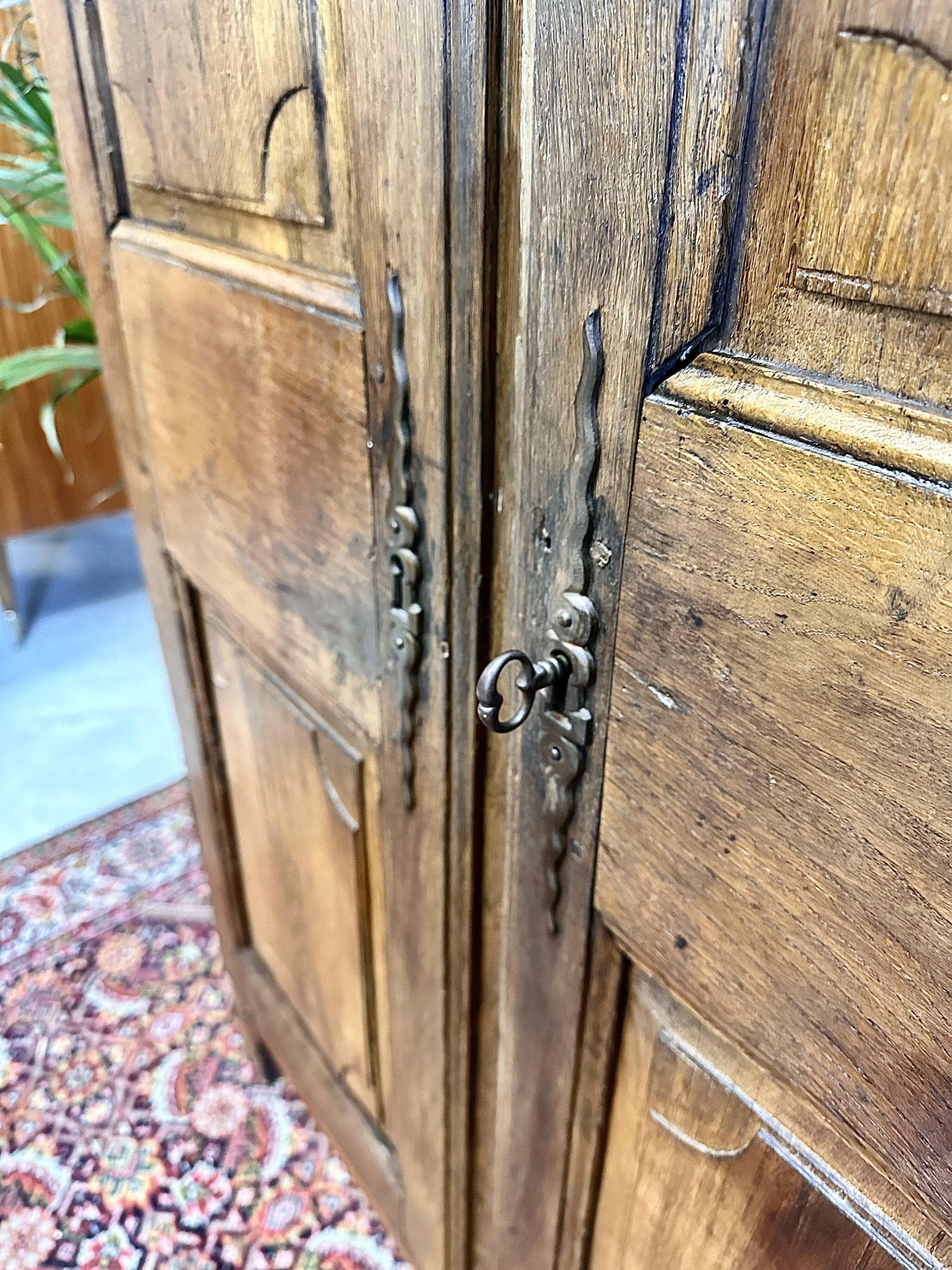 Armoire parisienne bois massif