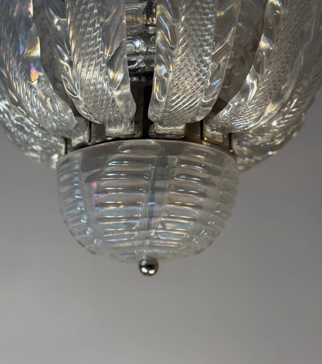 Iridescent Venetian glass chandelier from Murano, Barovier and Toso, circa 1930.