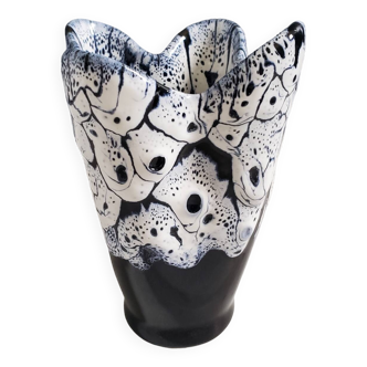 Ceramic vase called Fat Lava
