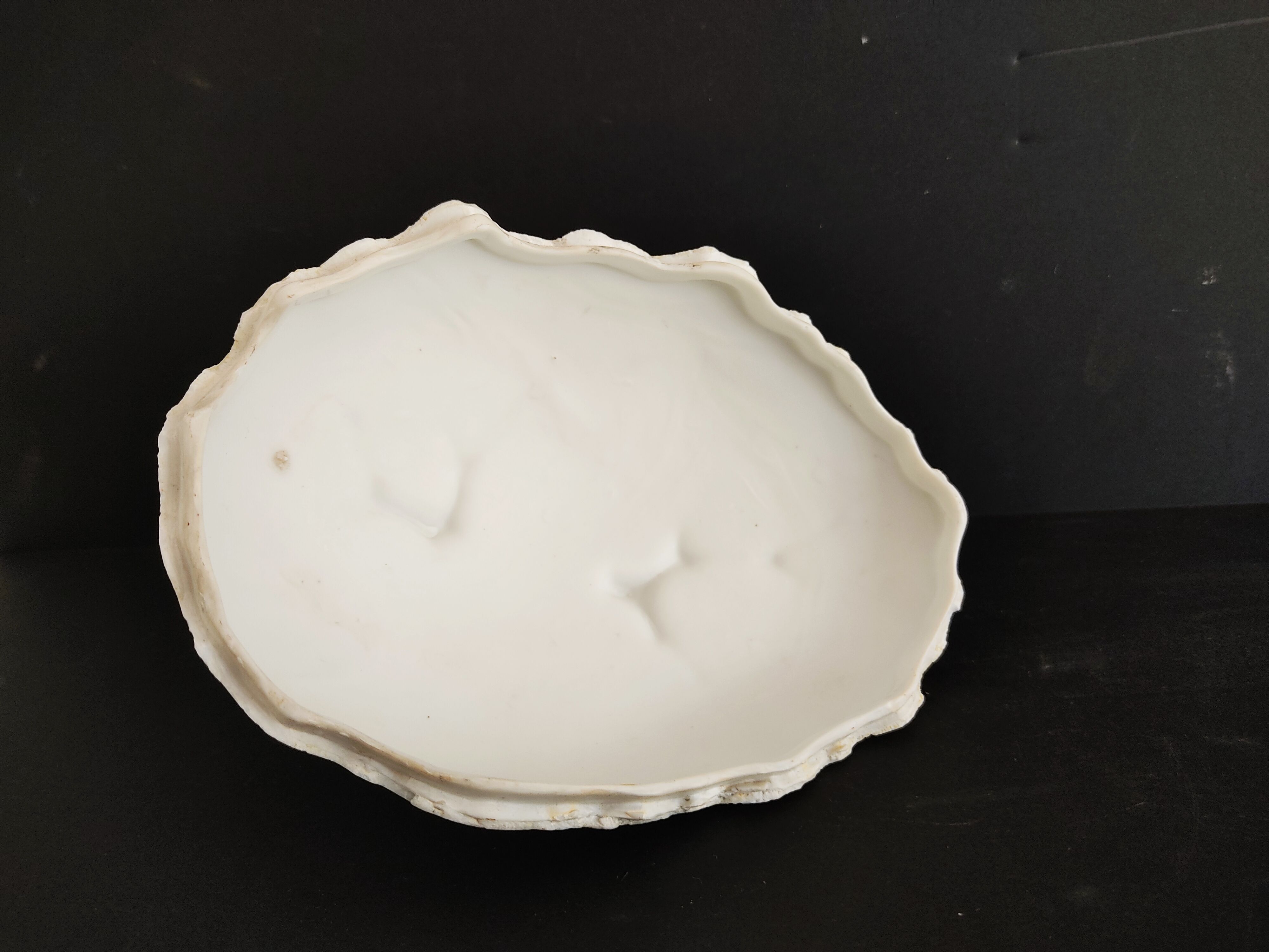 19th century egg-shaped porcelain box